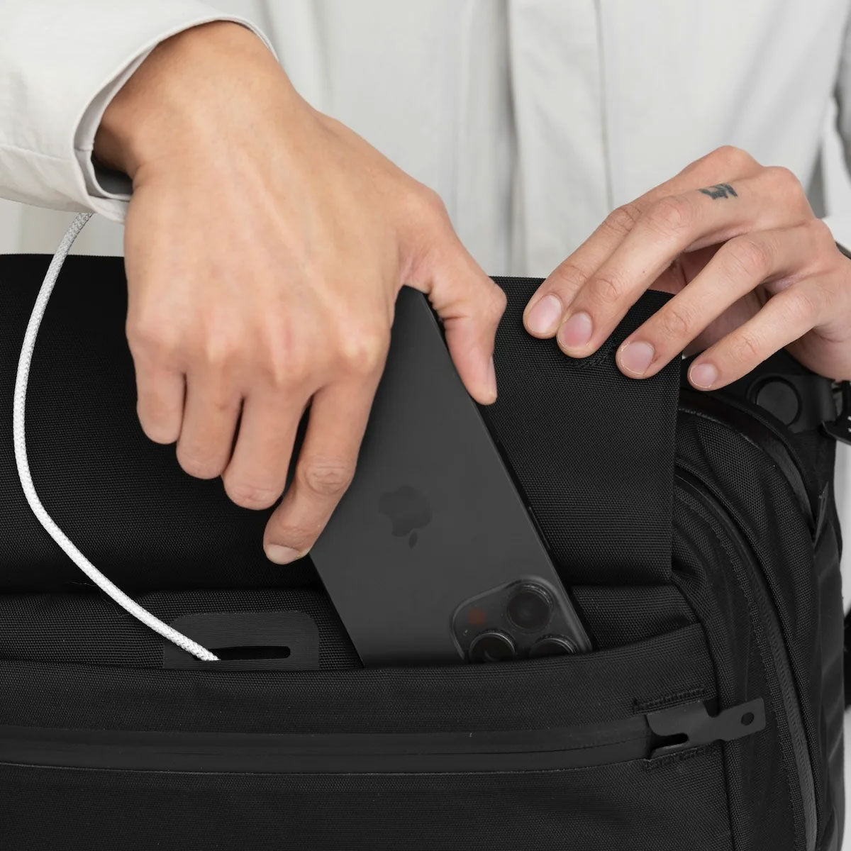 Black Ember : Grip Sling 12 : Jet Black (Embertex™)