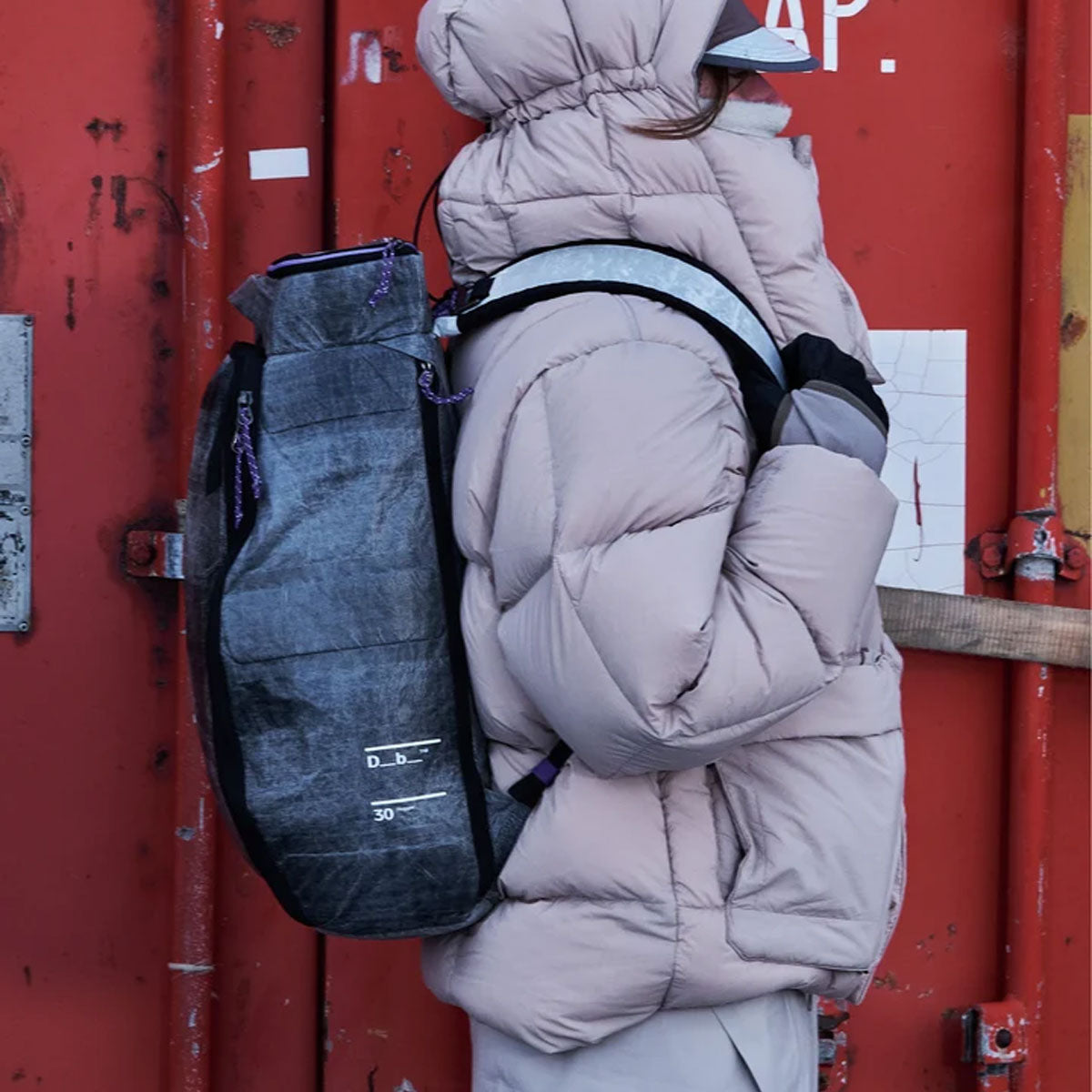 Db Journey : Weigh Lighter Hugger Backpack 30L : Weigh Darker