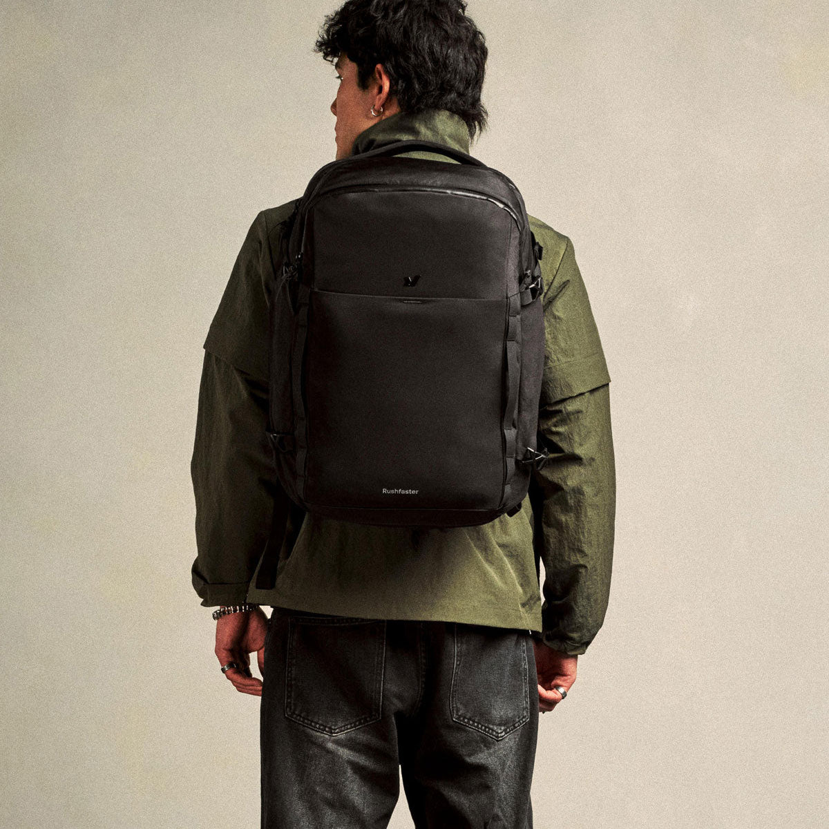 Rushfaster : Travel Backpack 36L : Black