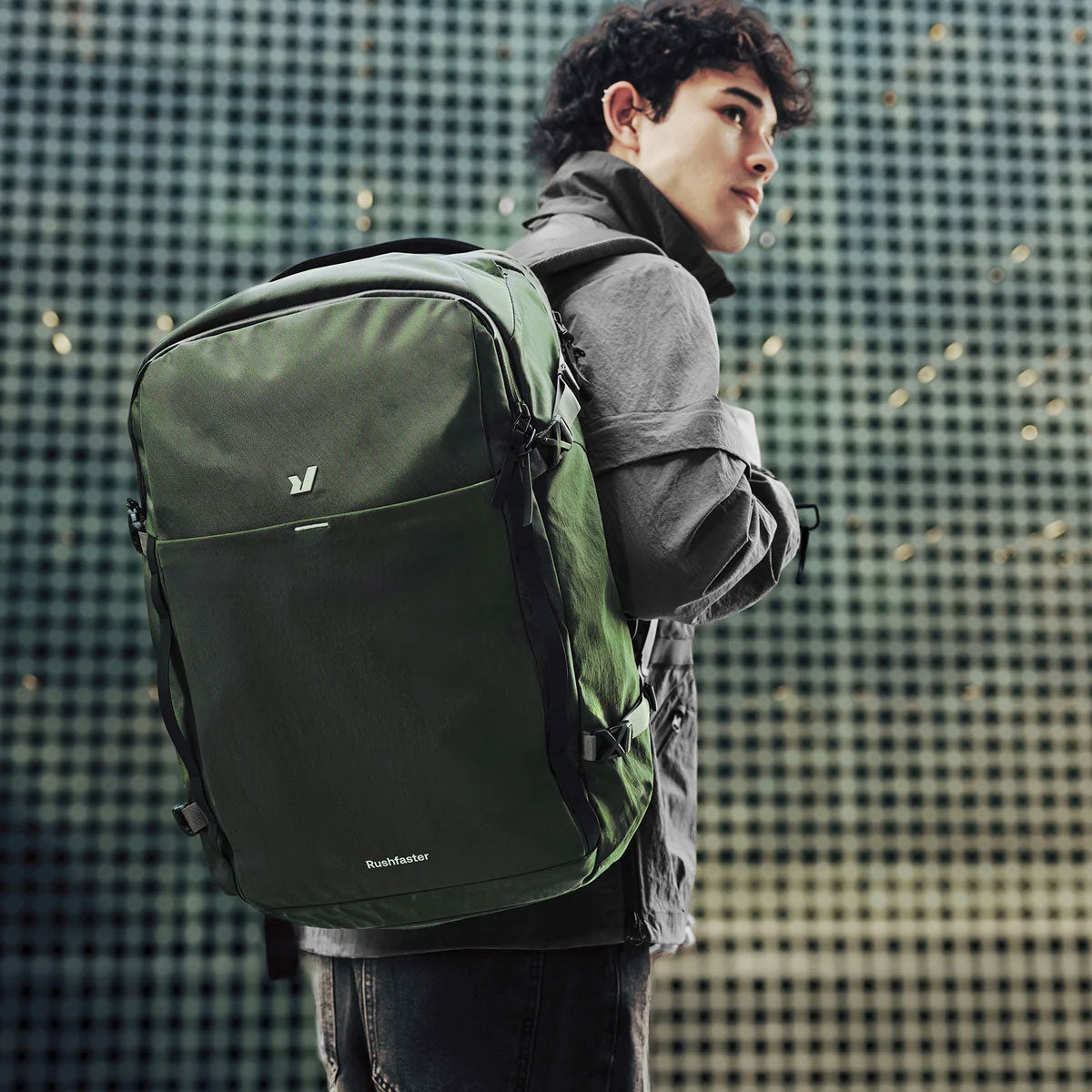 Rushfaster : Travel Backpack 36L : Black