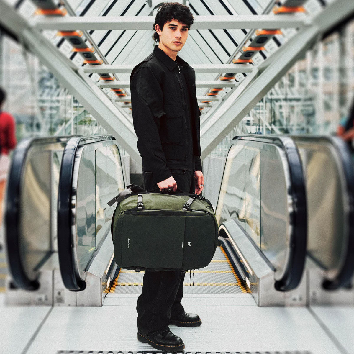 Rushfaster : Travel Backpack 36L : Black