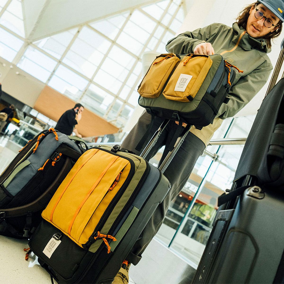 Topo Designs : Global Briefcase 20L : Olive/Dark Khaki