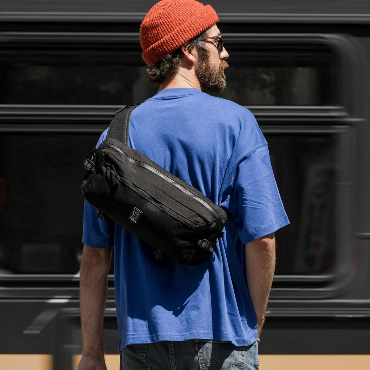 Chrome Industries : Kadet Sling Bag 9L : Black Canvas Leather