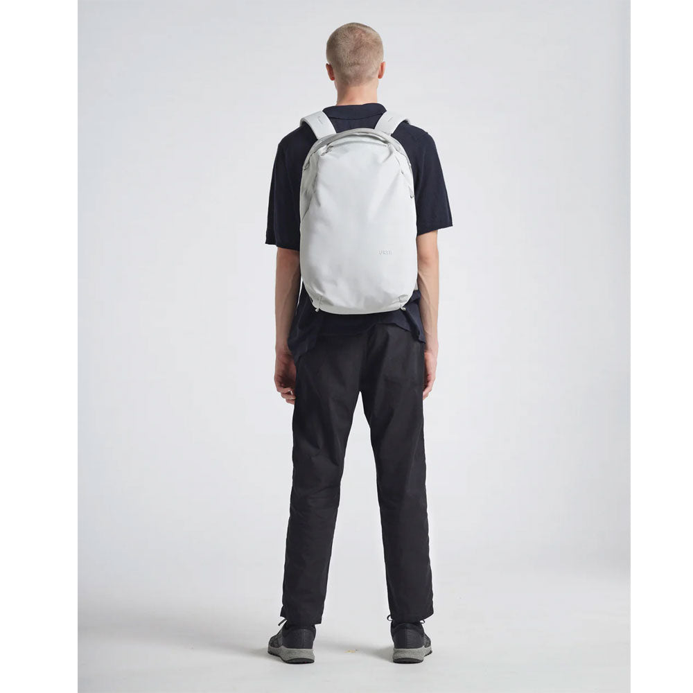 Urth : Norite 24L Backpack : Ash Grey