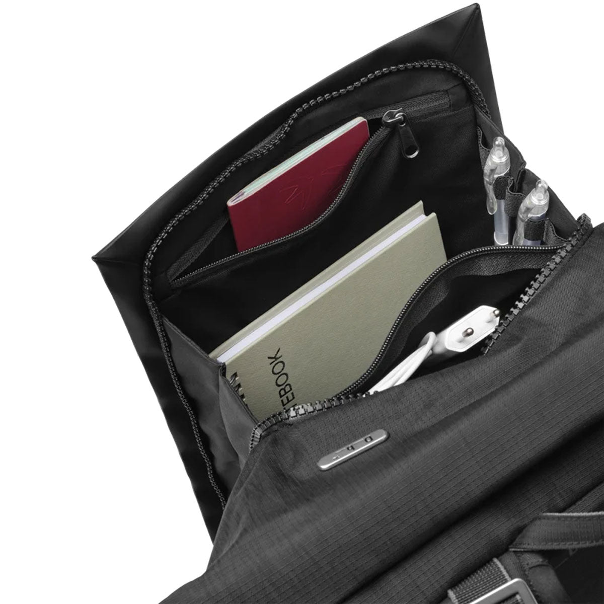 Db Journey : Entour Daypack 18L : Black Out