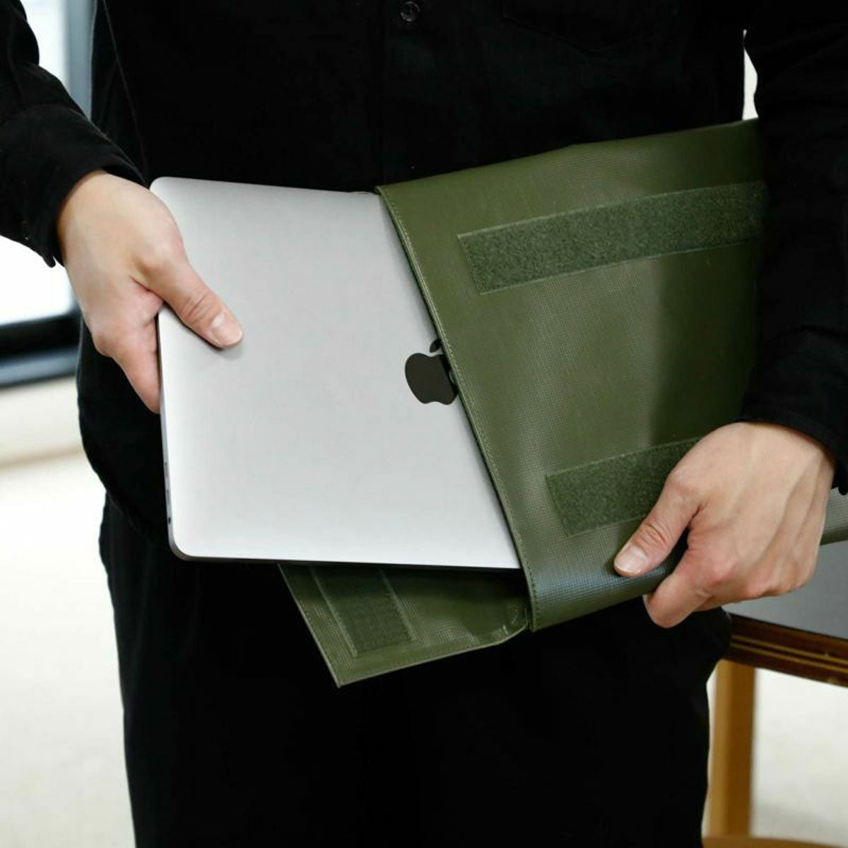 Penco : Carry Tite Case L : Khaki