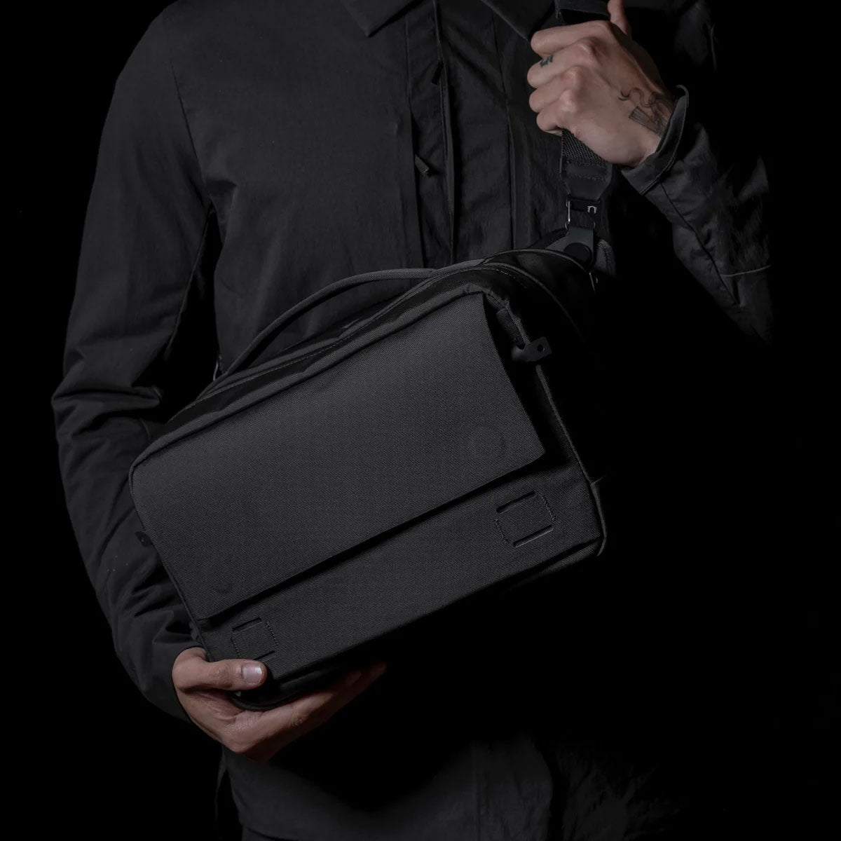 [PO] Black Ember : Grip Sling 12 : Jet Black (Embertex™)