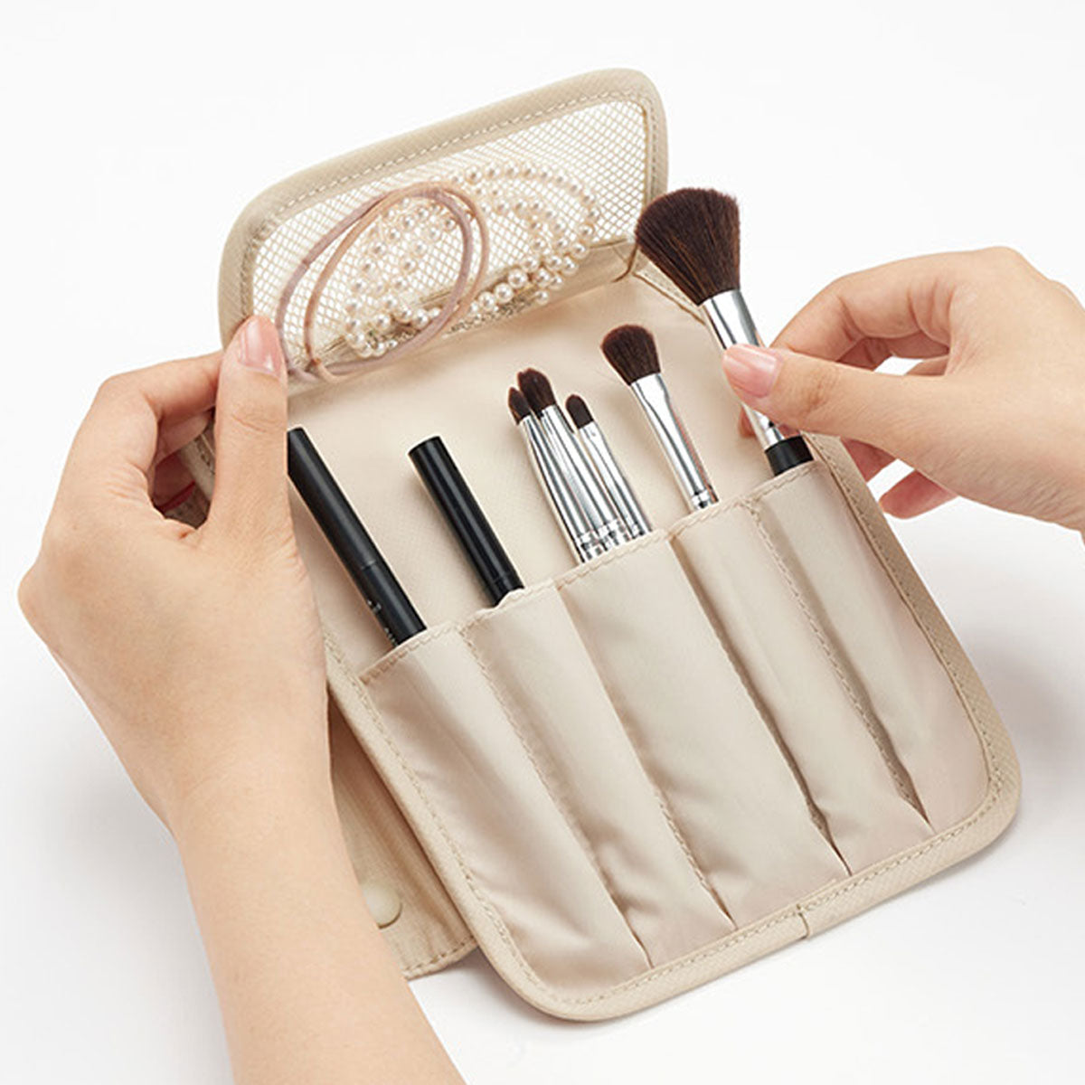 Branden : Expandable Beauty Pouch