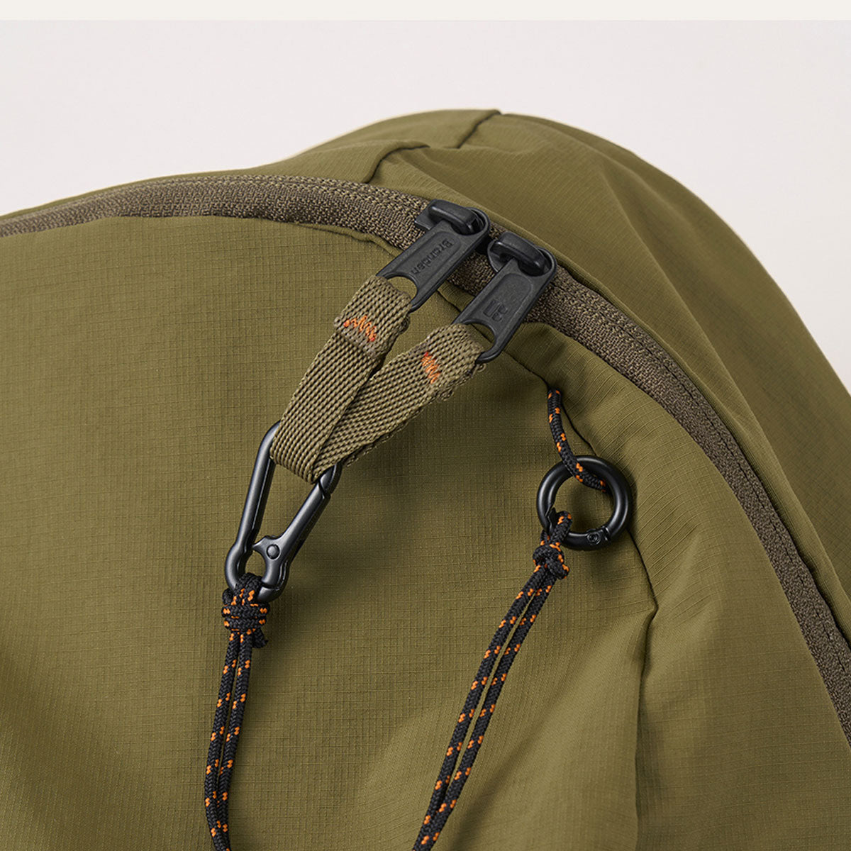 Branden : Multi-Packable Backpack 24L (3-Way-Bag) : Beige