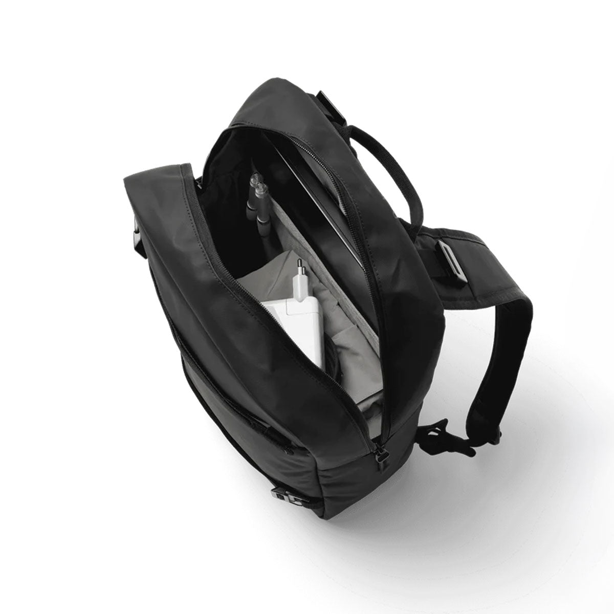 Db Journey : Daypack 17L : Black Out