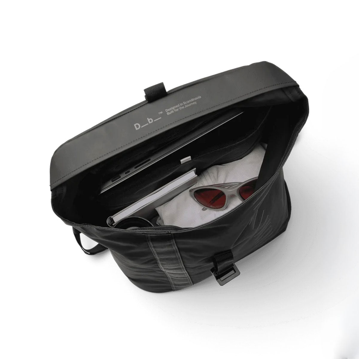 Db Journey : Essential Backpack 24L : Black Out