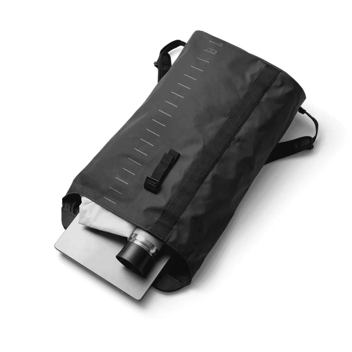 Db Journey : Essential Backpack 24L : Black Out