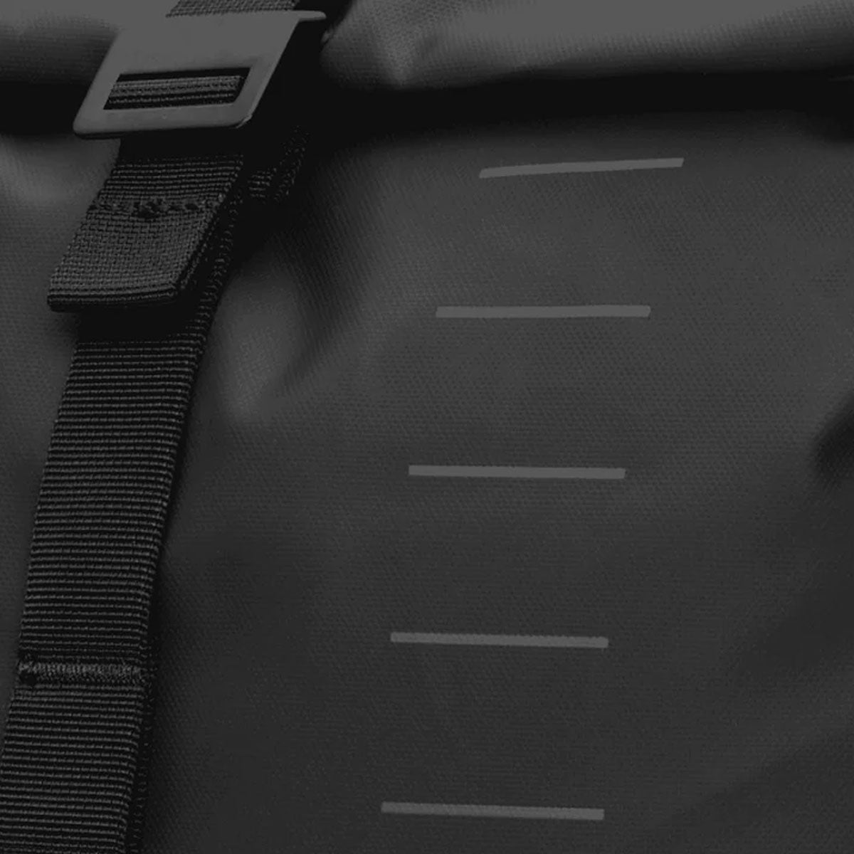 Db Journey : Essential Backpack 24L : Black Out