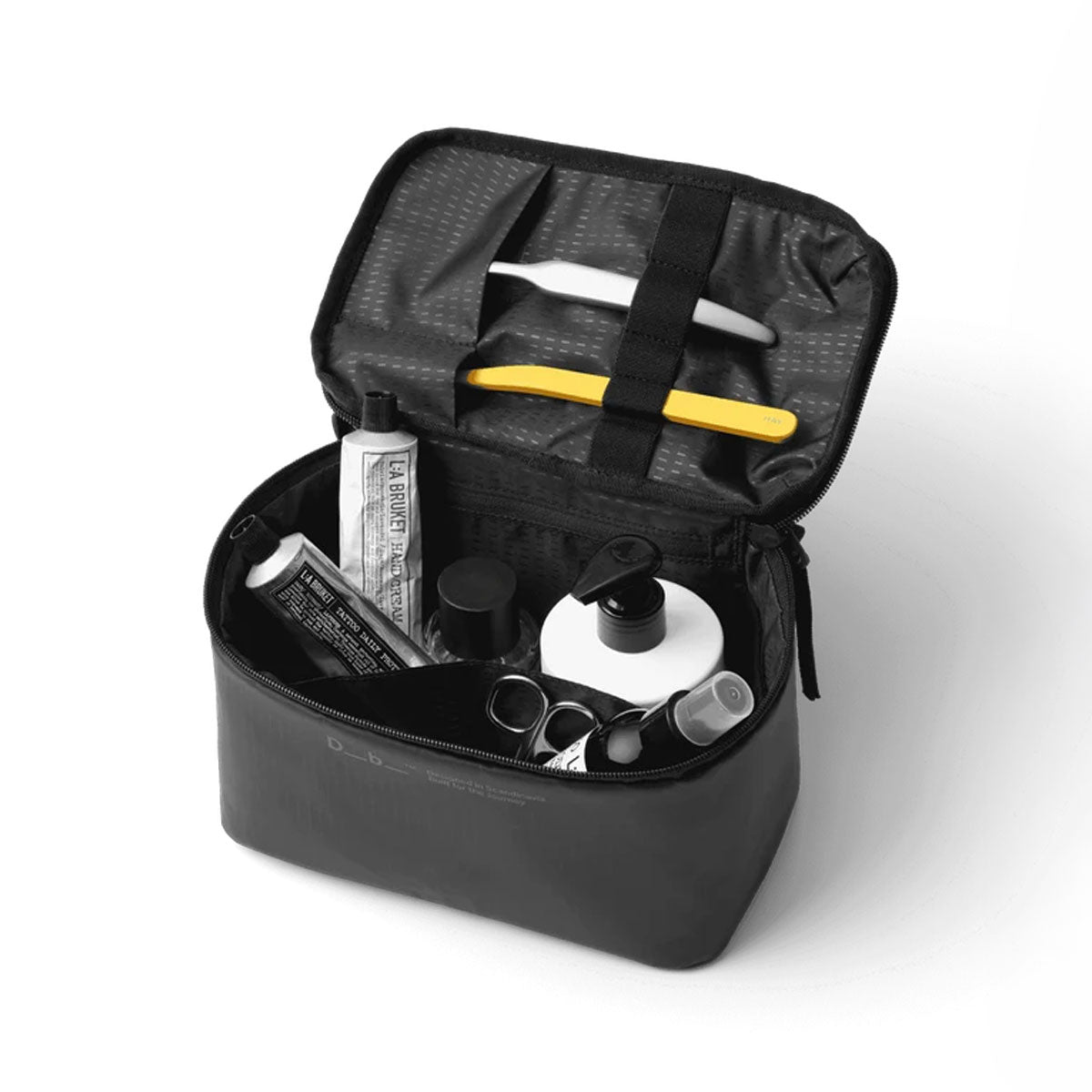 Db Journey : Essential Washbag Small : Black Out