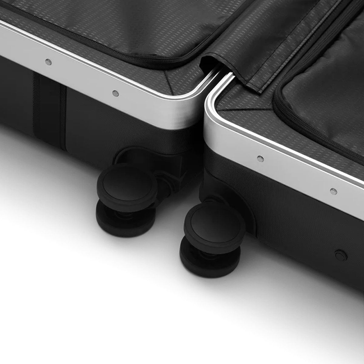 Db Journey : Ramverk Pro Check-in Luggage Medium 67L : Black Out