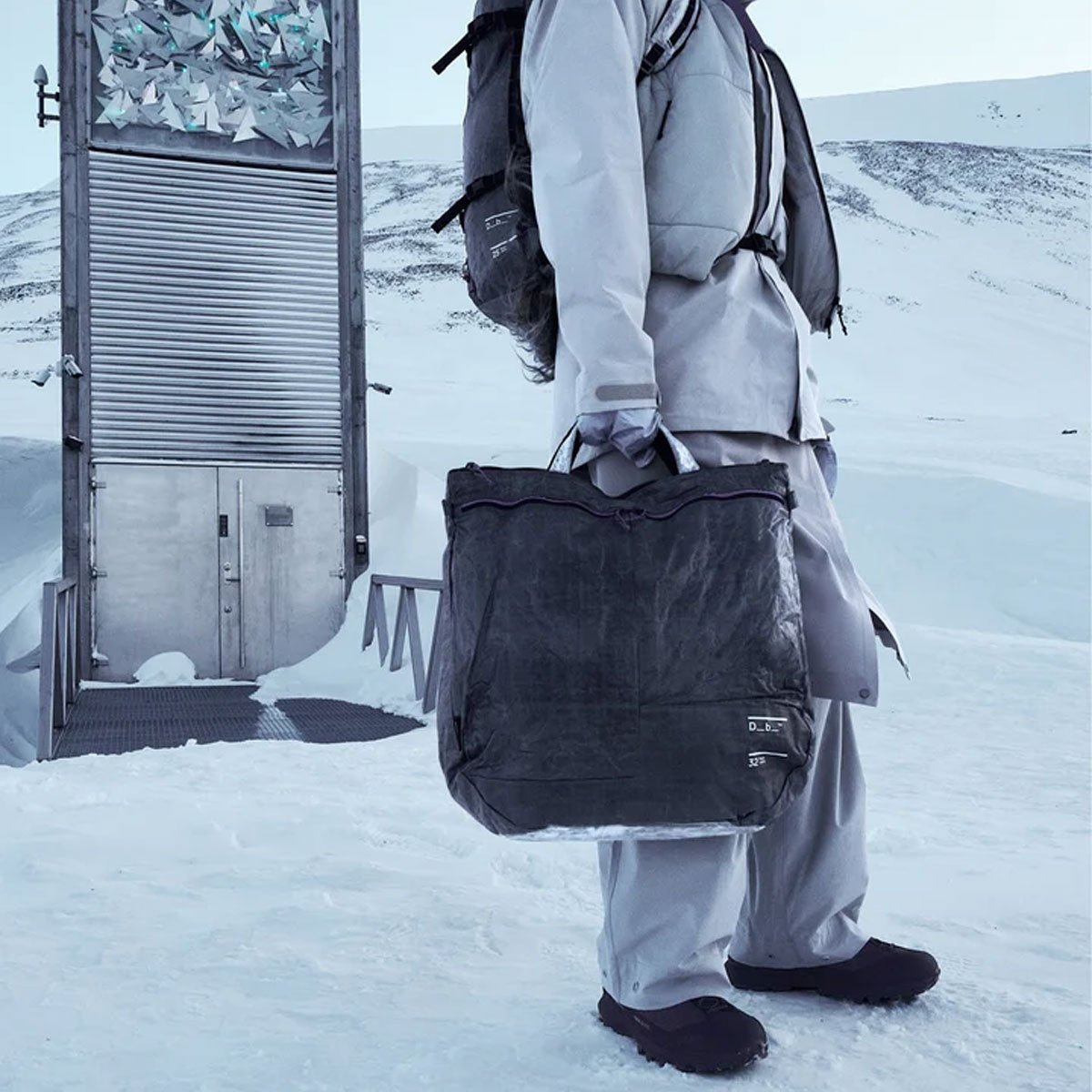 Db Journey : Weigh Lighter Helmet Bag 32L : Weigh Darker