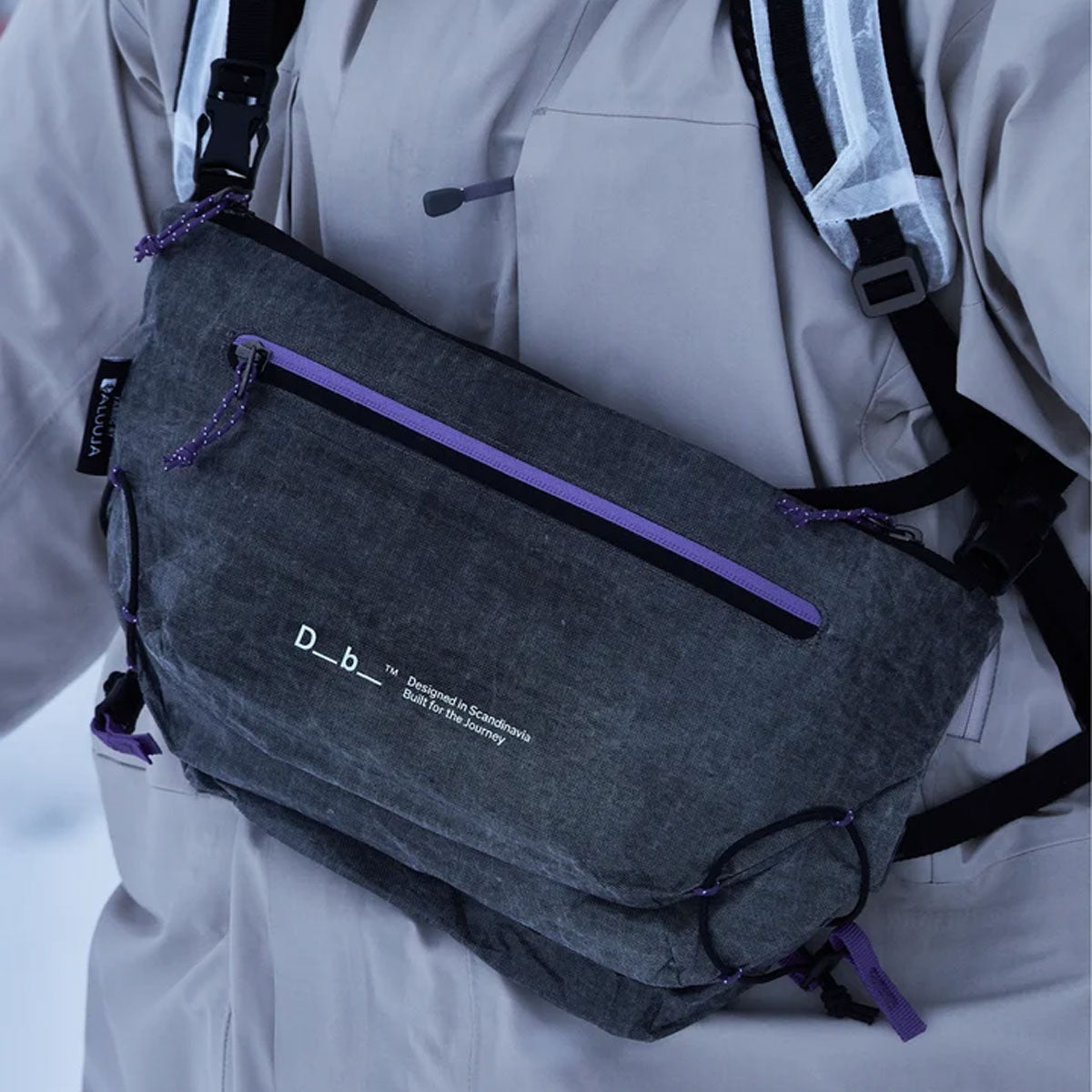Db Journey : Weigh Lighter Sling 10L : Weigh Darker