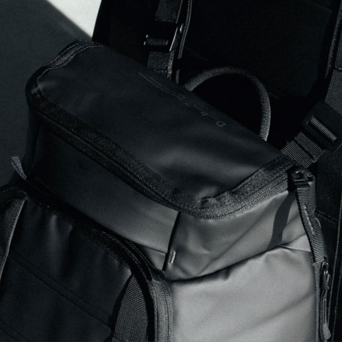 Db Journey : Hugger Backpack 20L : Black Out