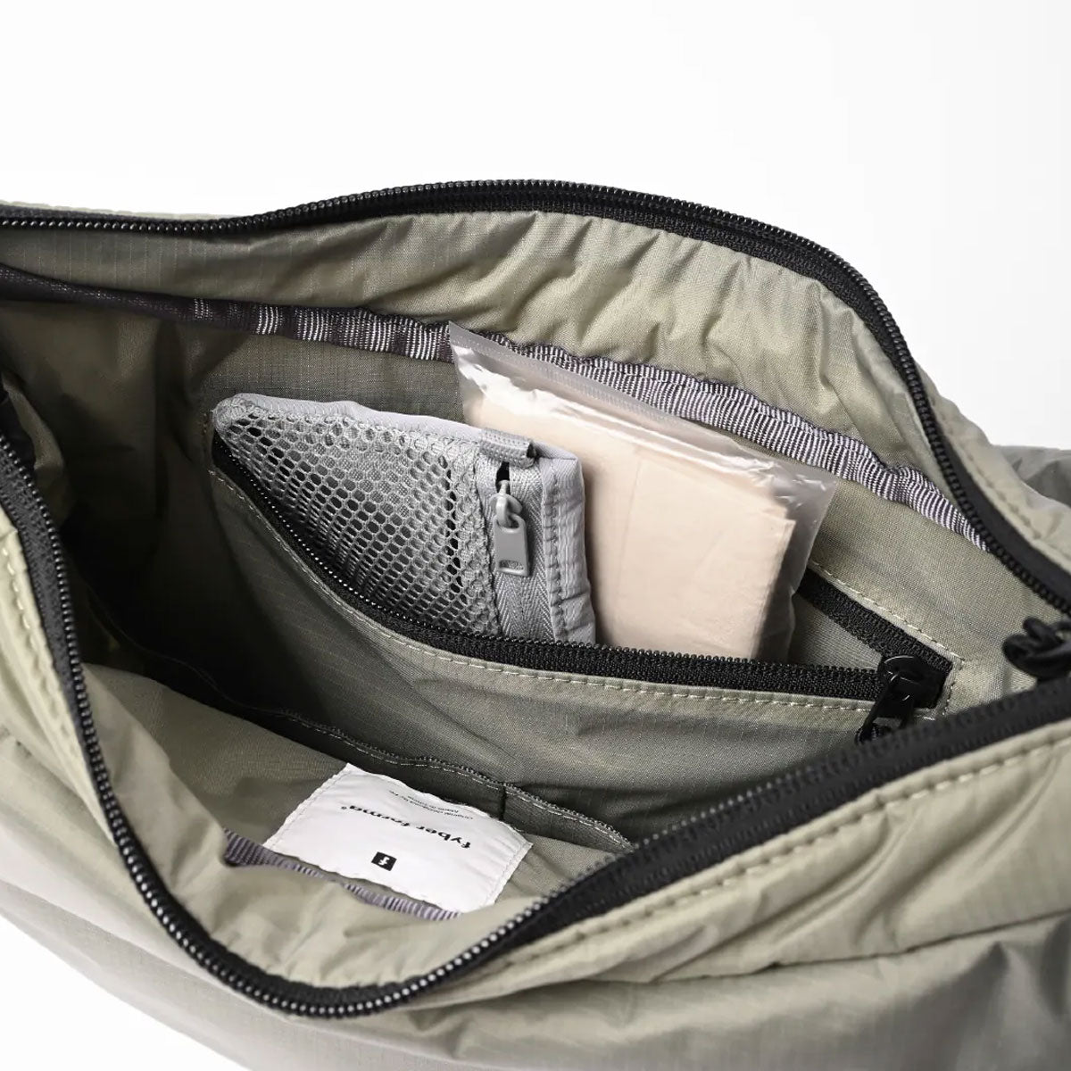 Fyber Forma : Puff Cross Padding Bag 5L : Khaki Green