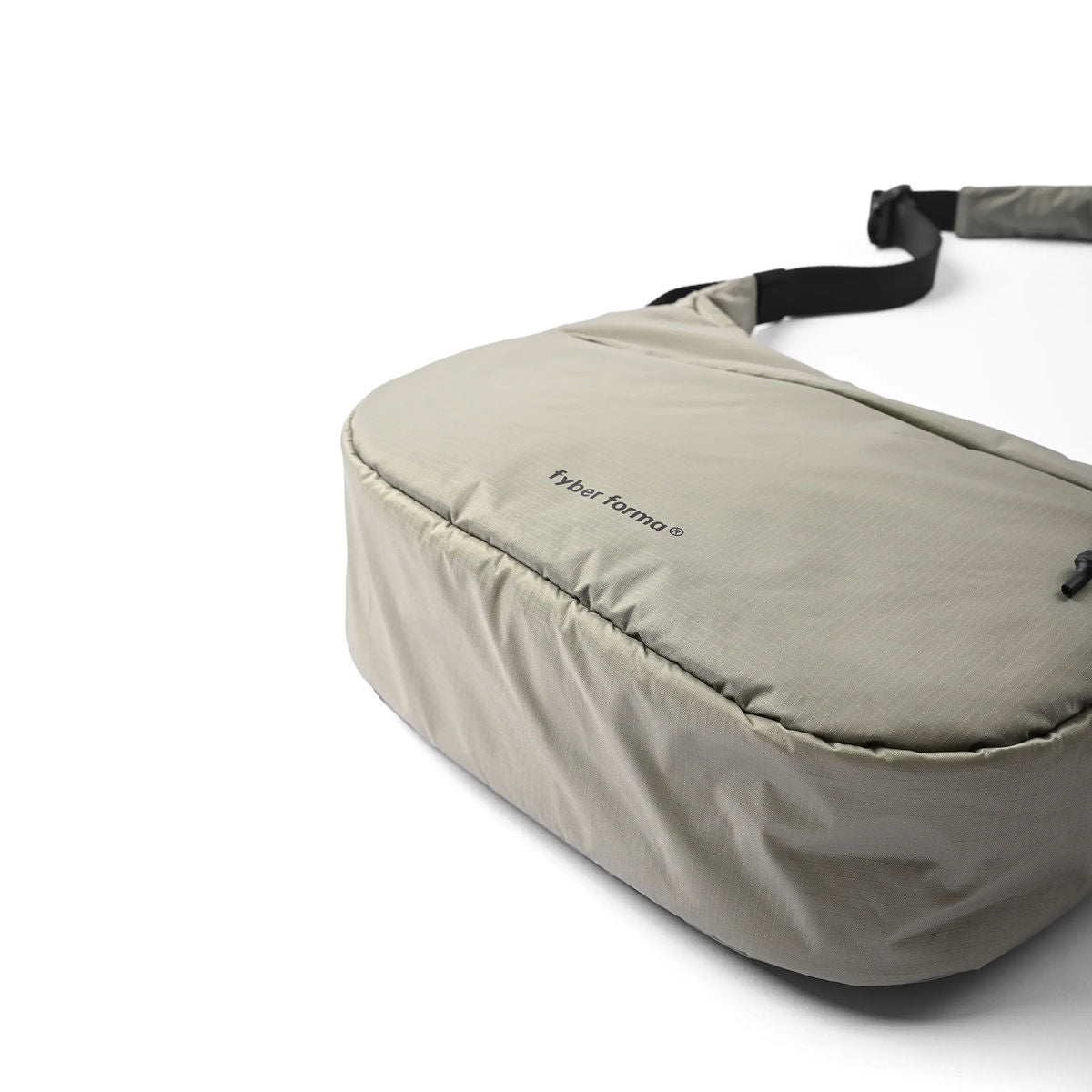 Fyber Forma : Puff Cross Padding Bag 5L : Khaki Green