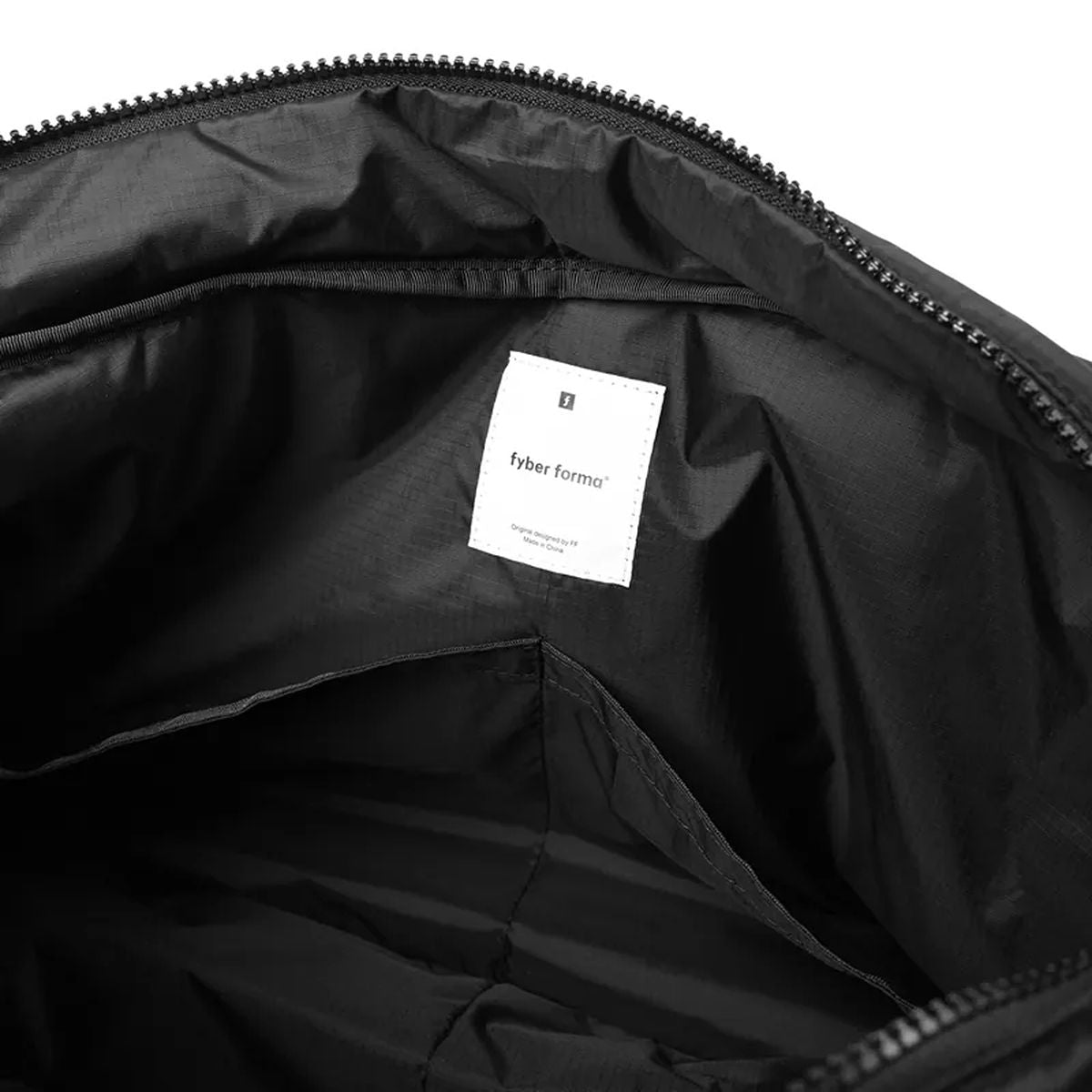 Fyber Forma : Puff Hobo Padding Bag 18L : Black