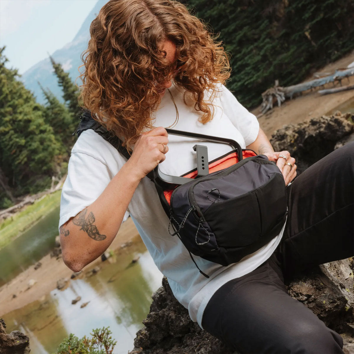 Moment : Balance 7L Camera Sling : Black