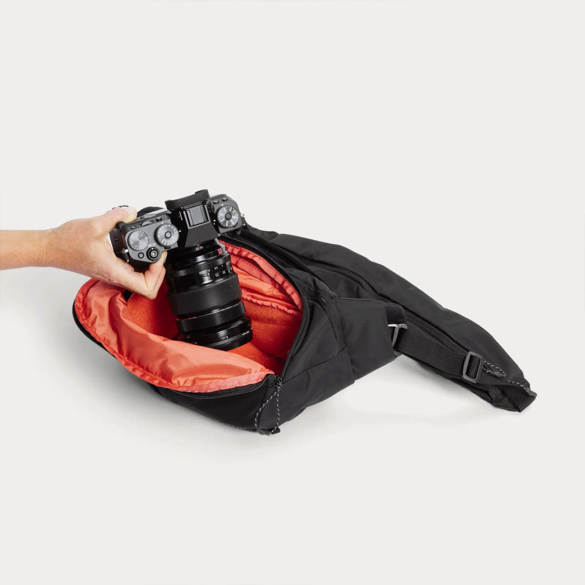 Moment : Balance 7L Camera Sling : Black