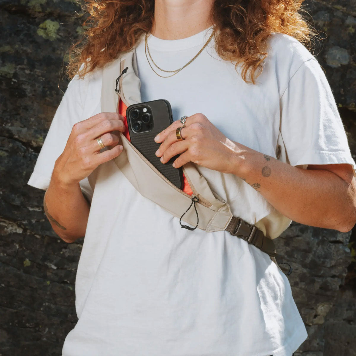 Moment : Balance 7L Camera Sling : Desert