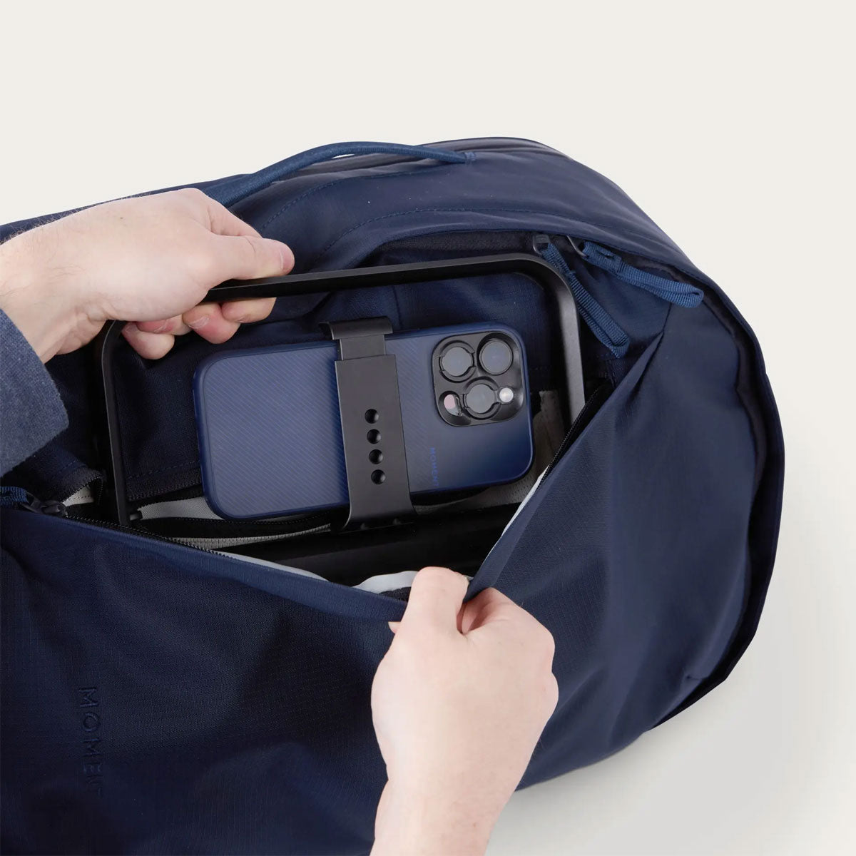 Moment : Everything Travel Pack 28L : Navy