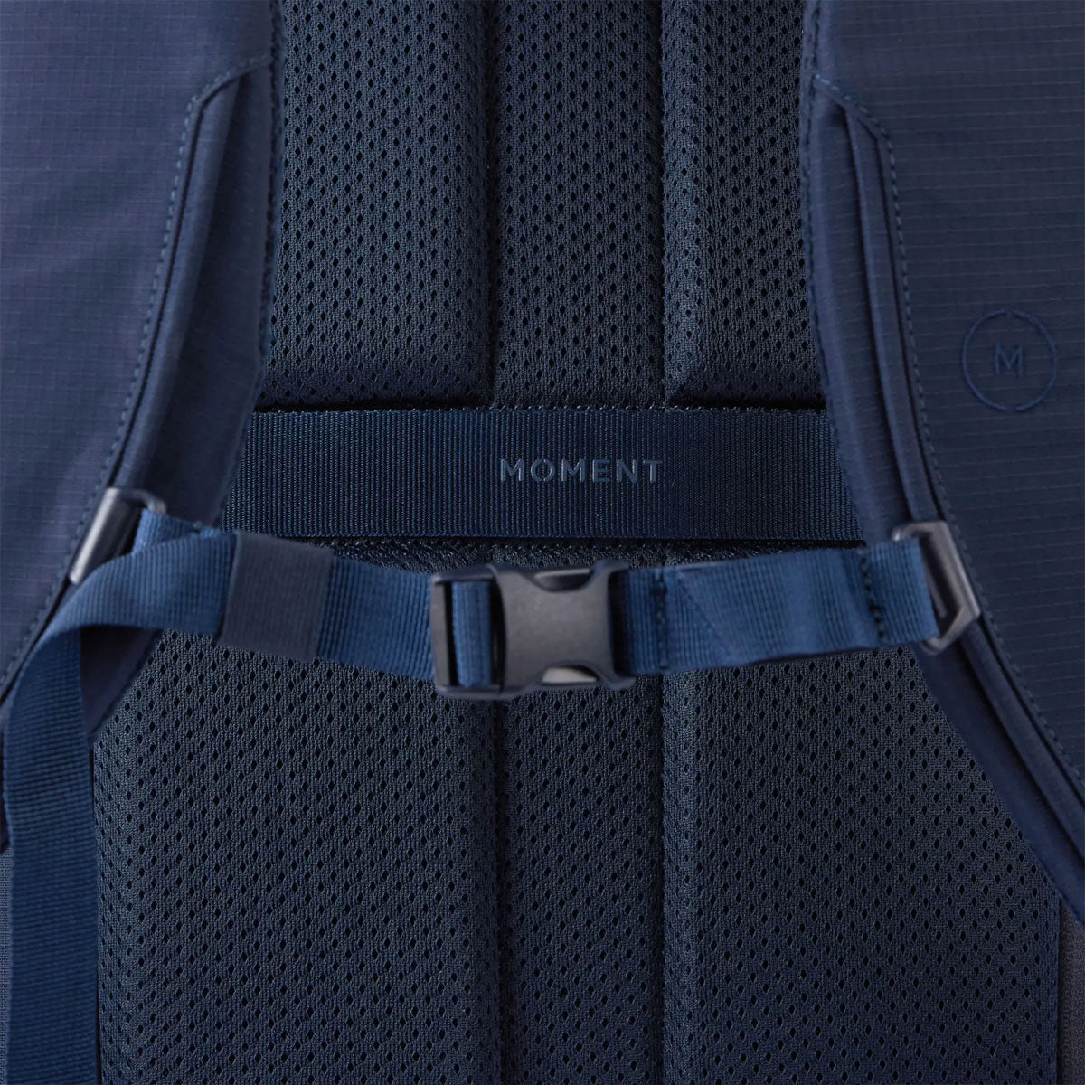 Moment : Everything Travel Pack 28L : Navy