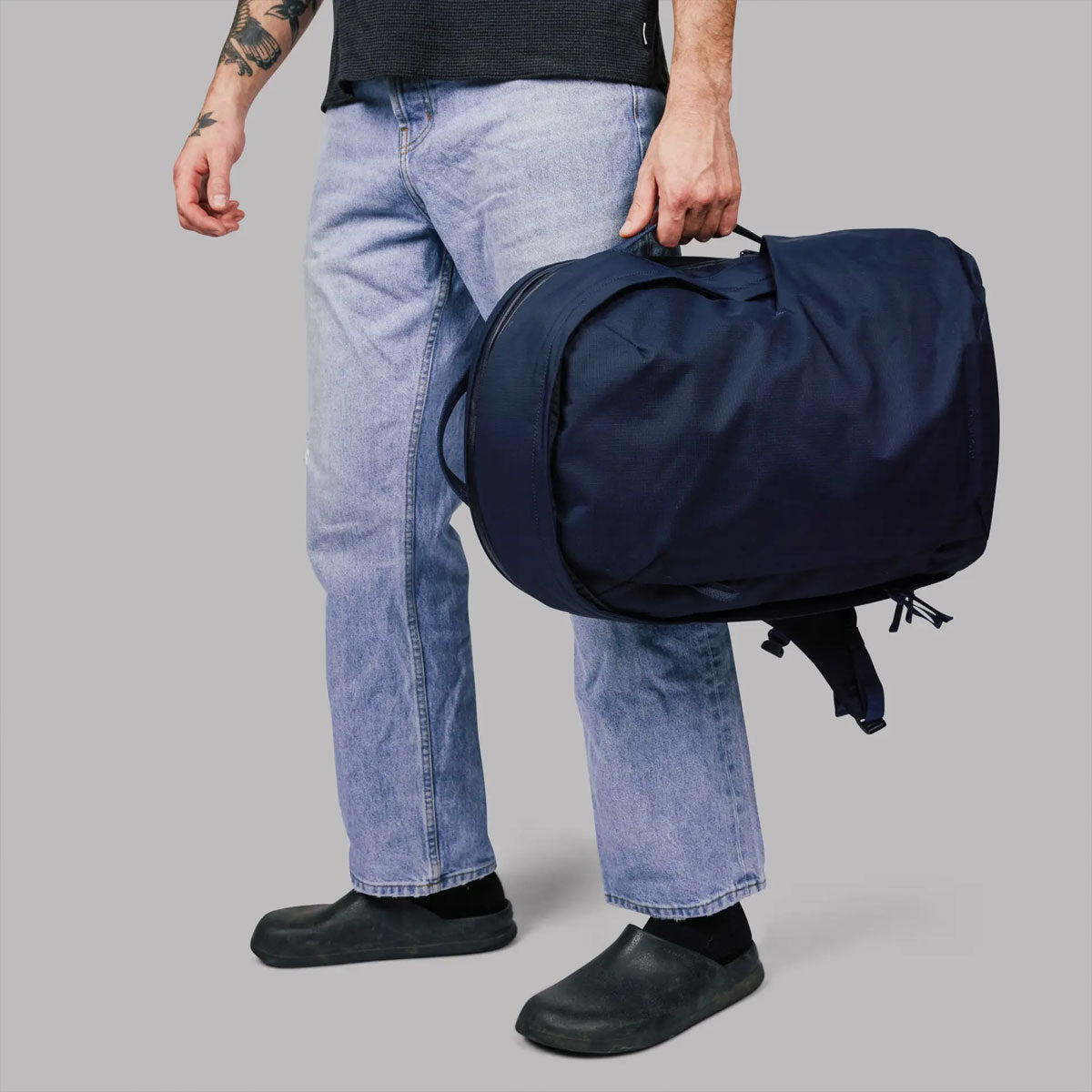 Moment : Everything Travel Pack 28L : Navy