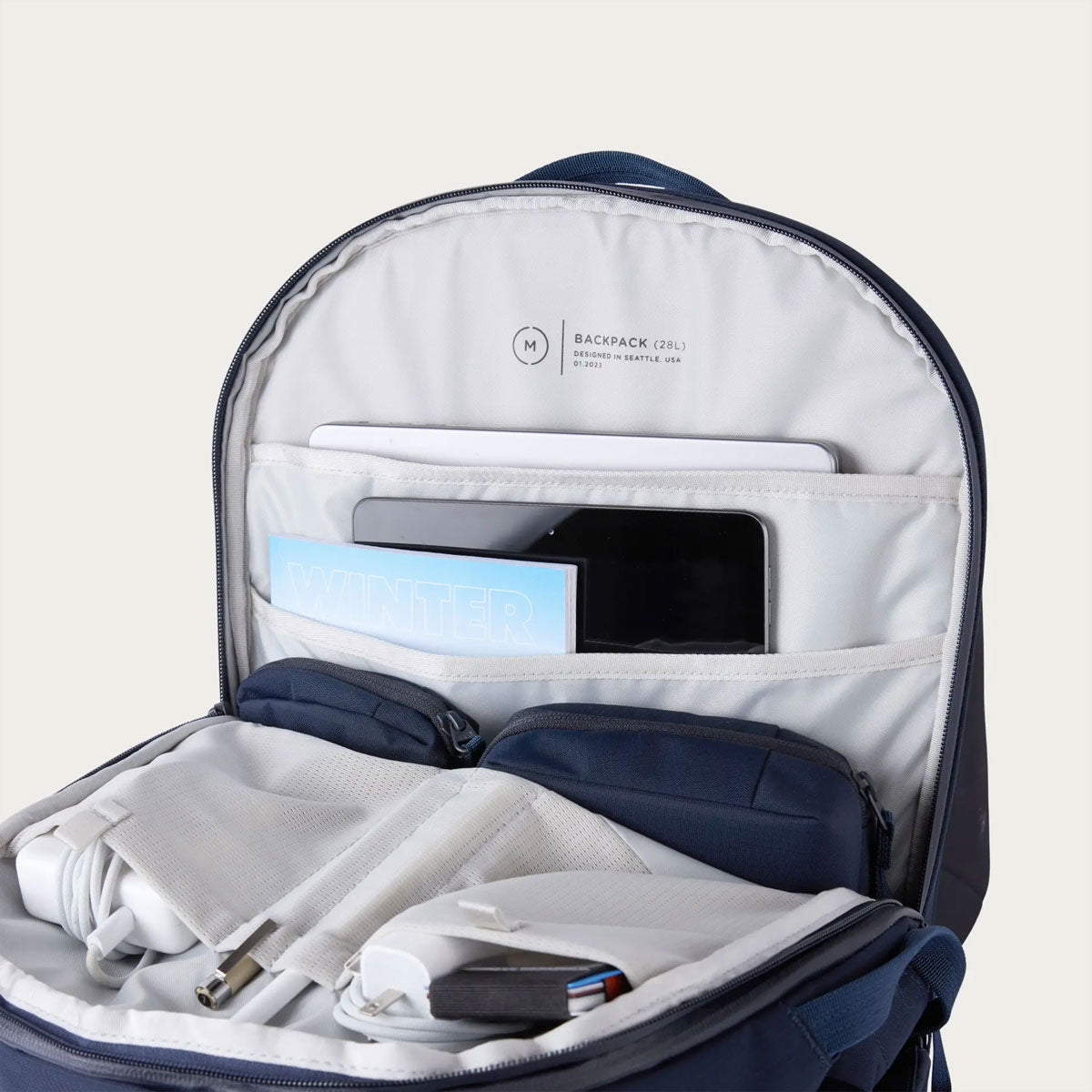 Moment : Everything Travel Pack 28L : Navy