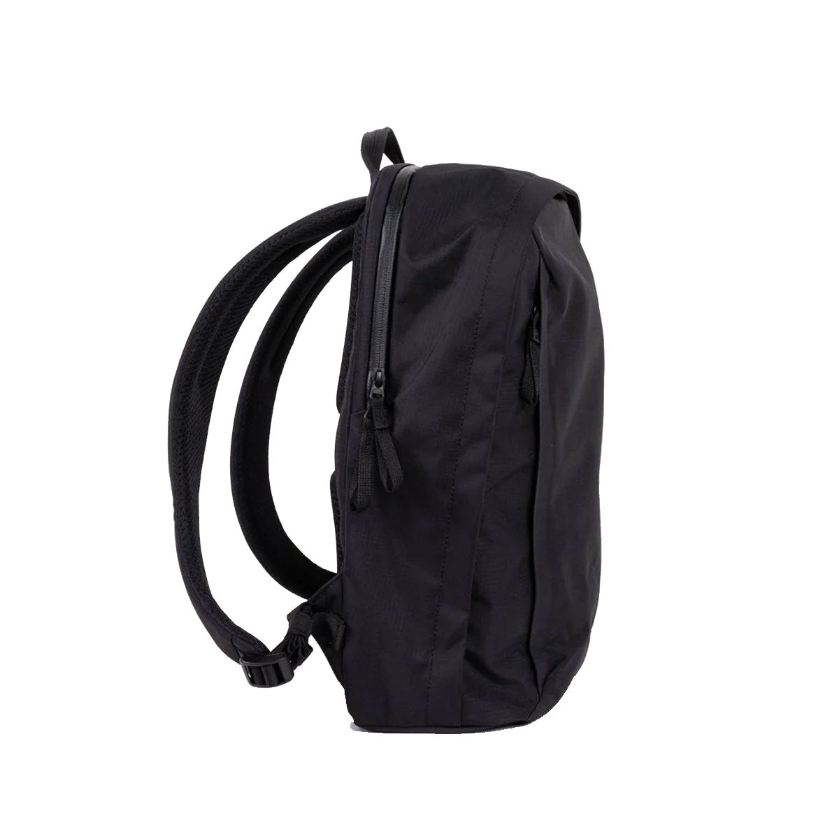 Moment : Everything Backpack 28L Weekender : Black