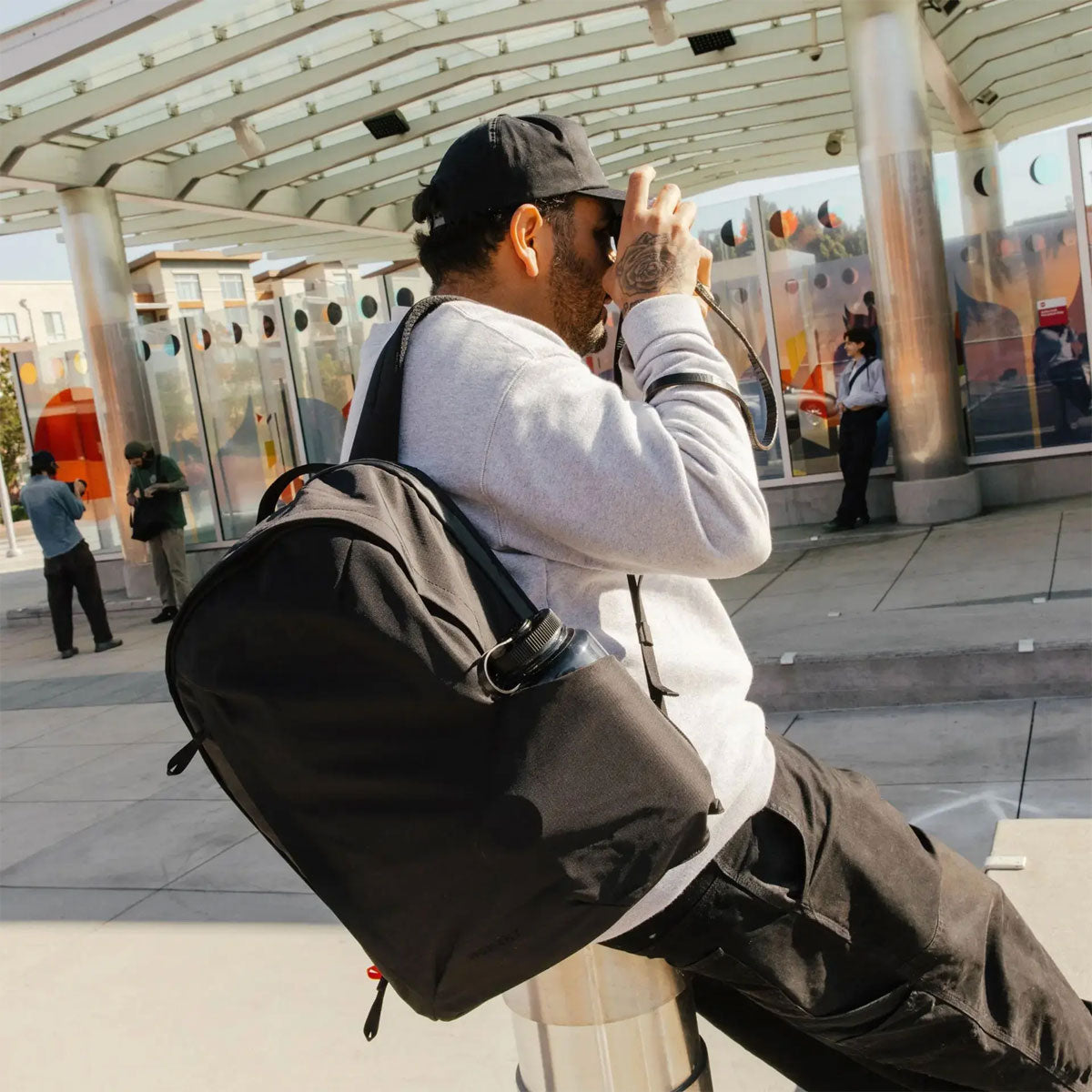 Moment : Everything Travel Pack 28L : Black