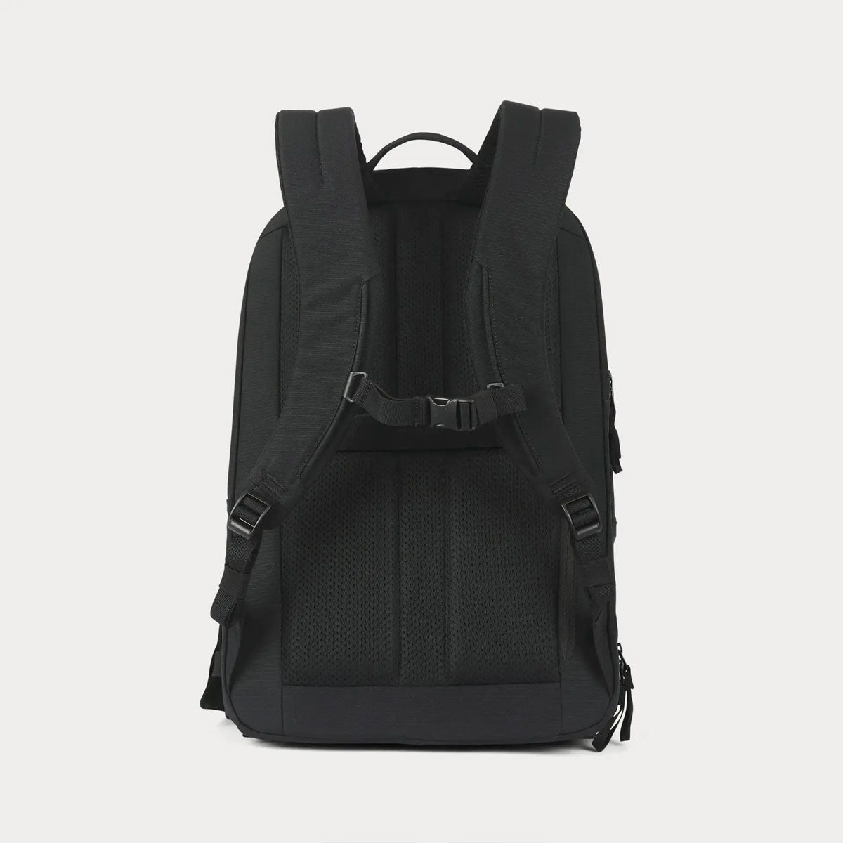 Moment : Everything Travel Pack 28L : Black