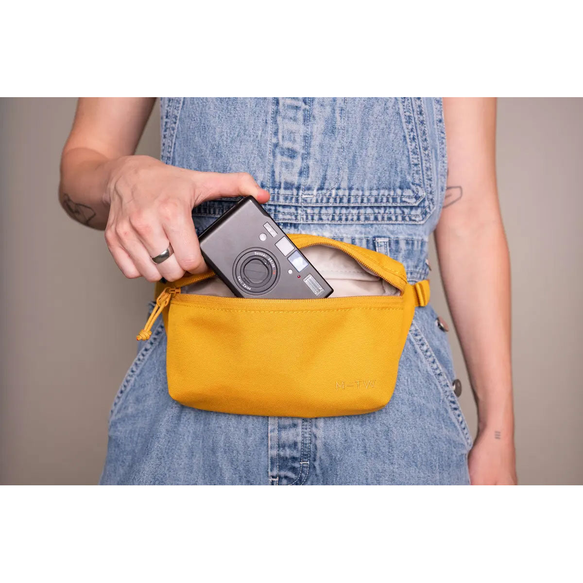 Moment : Everything Sling 1L