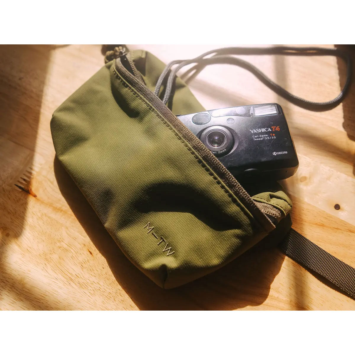 Moment : Everything Sling 1L