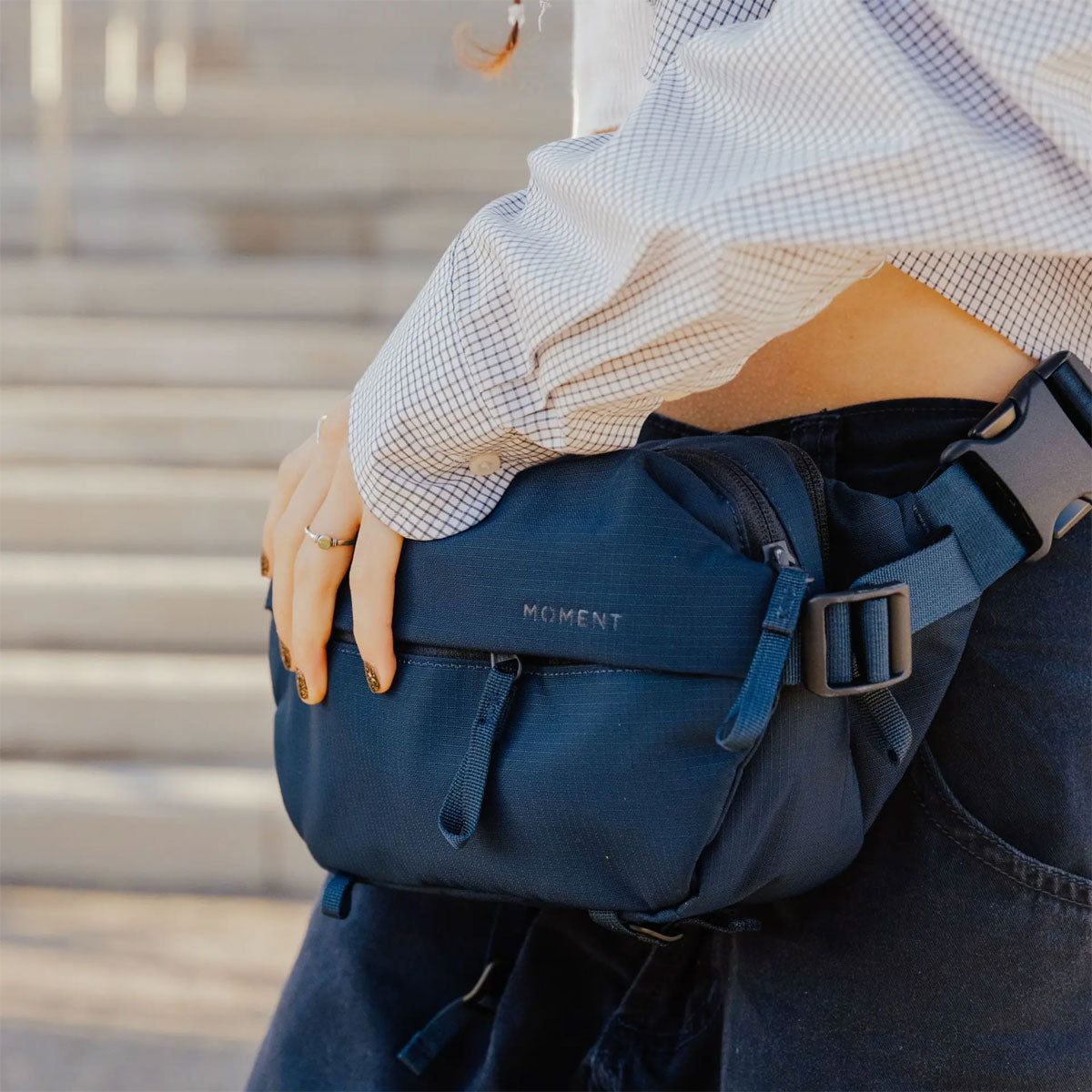 Moment : Everything Sling 2L : Black