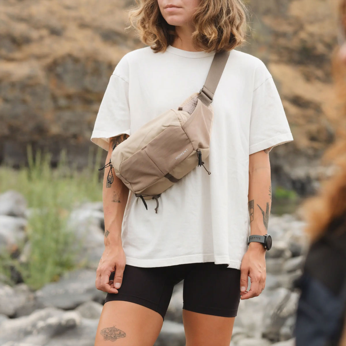 Moment : Slate 4L Camera Sling : Desert