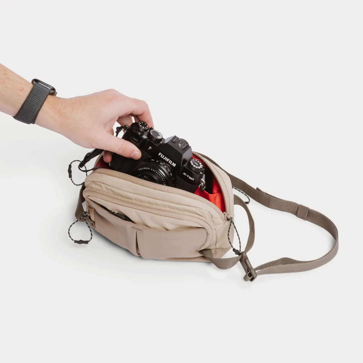 Moment : Take 1.5L Sling : Desert