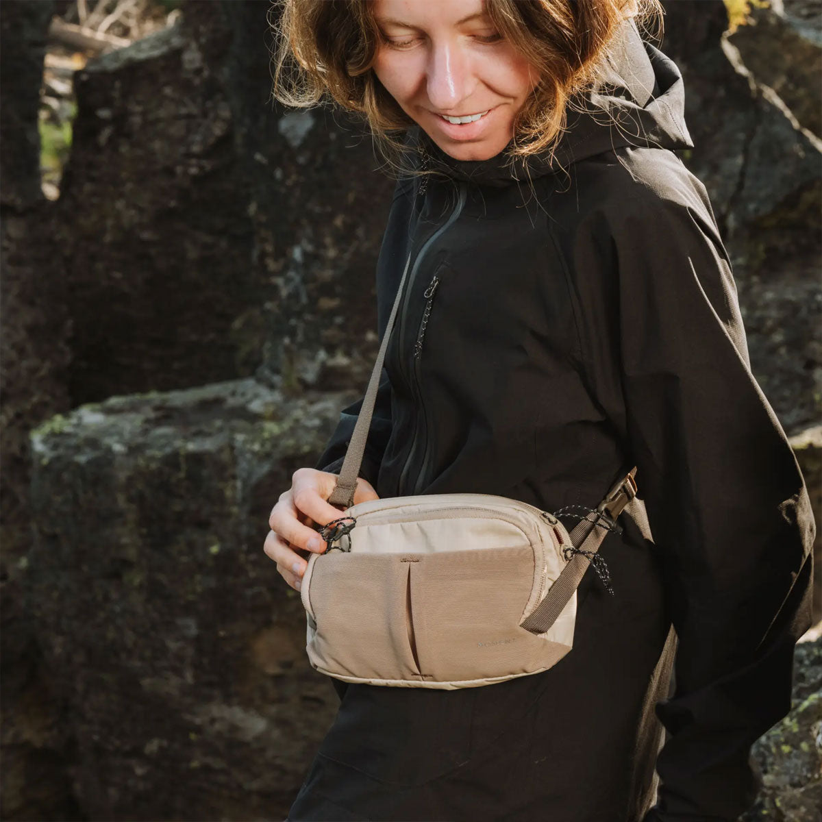 Moment : Take 1.5L Sling : Desert