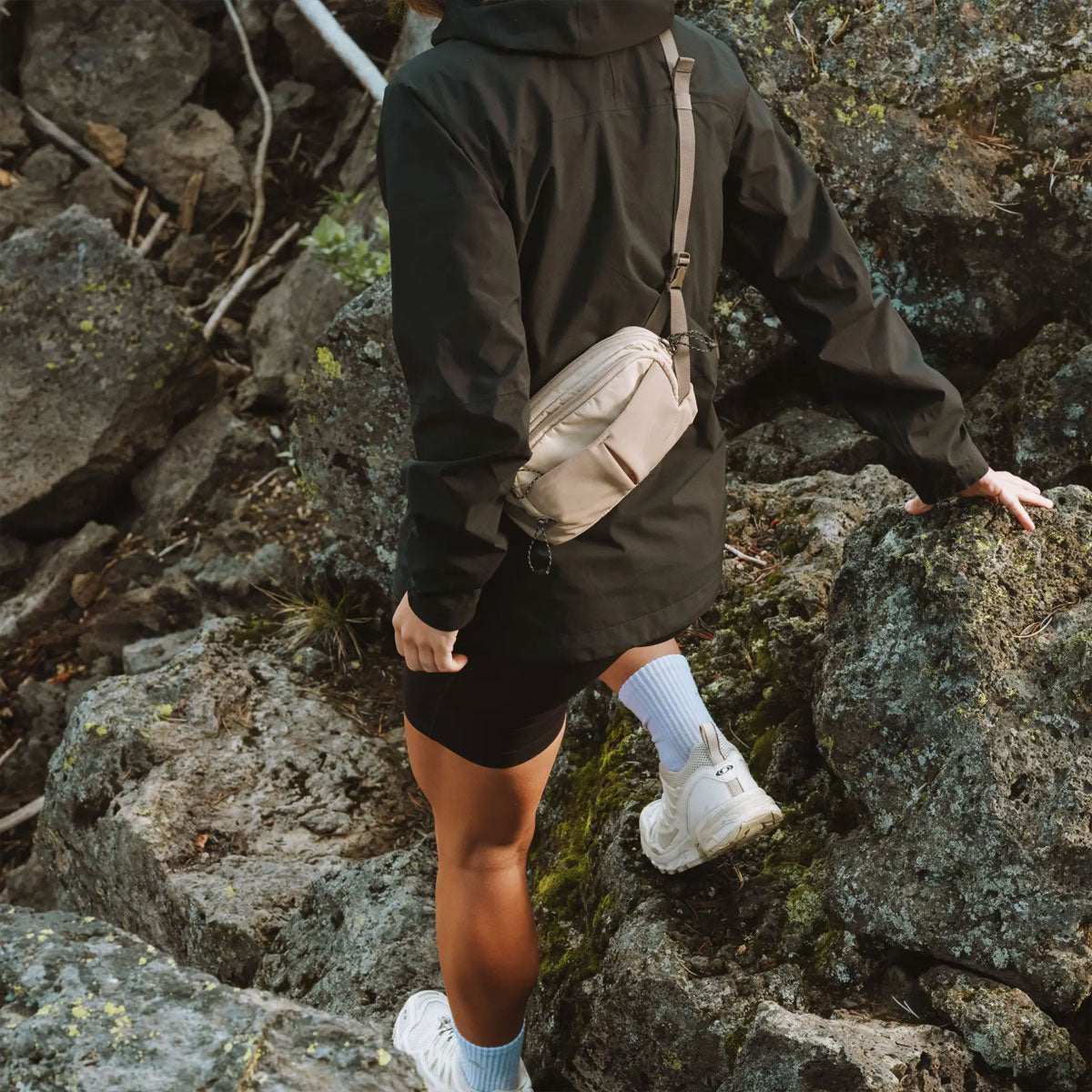 Moment : Take 1.5L Sling : Desert