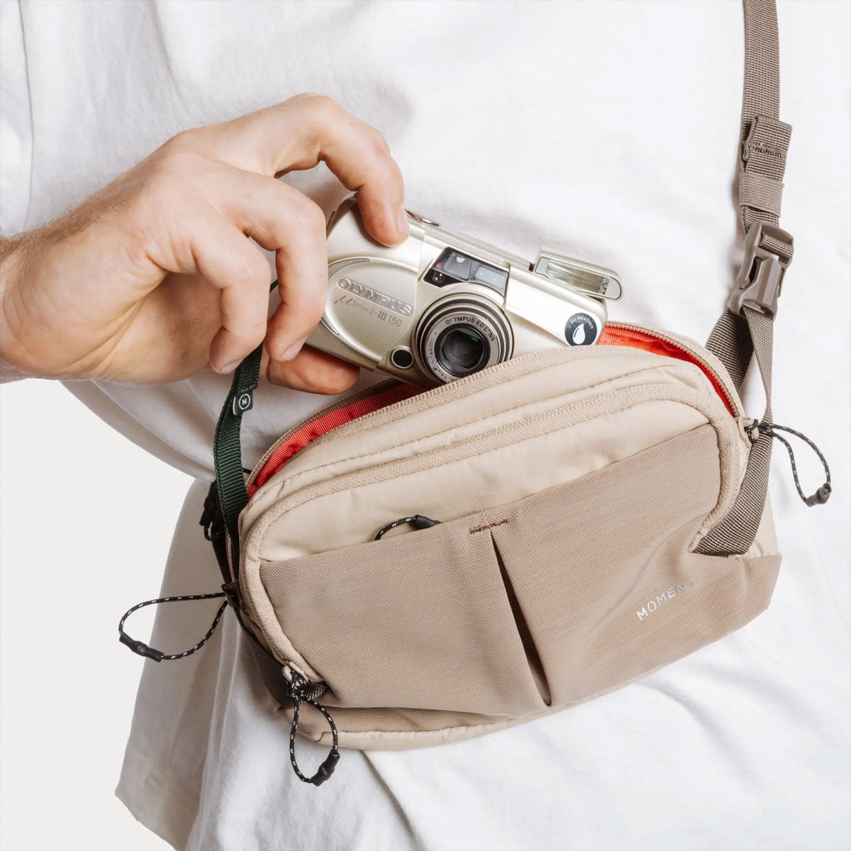 Moment : Take 1.5L Sling : Desert