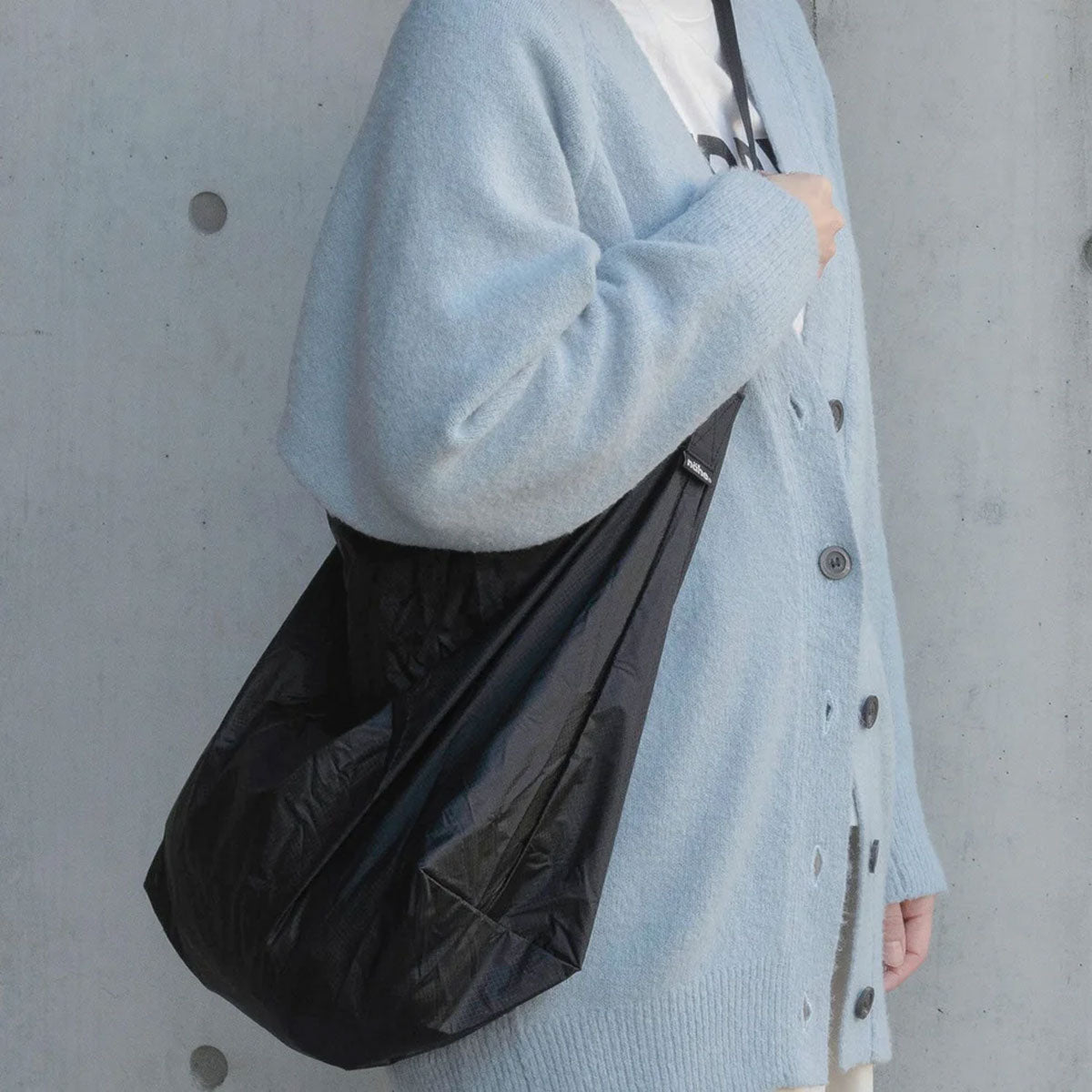 Nähe : Packable Shoulder Bag : Black