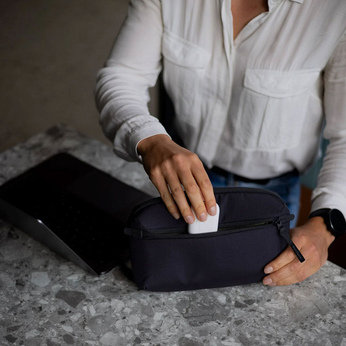 Rushfaster : Essential Tech Pouch : Sand