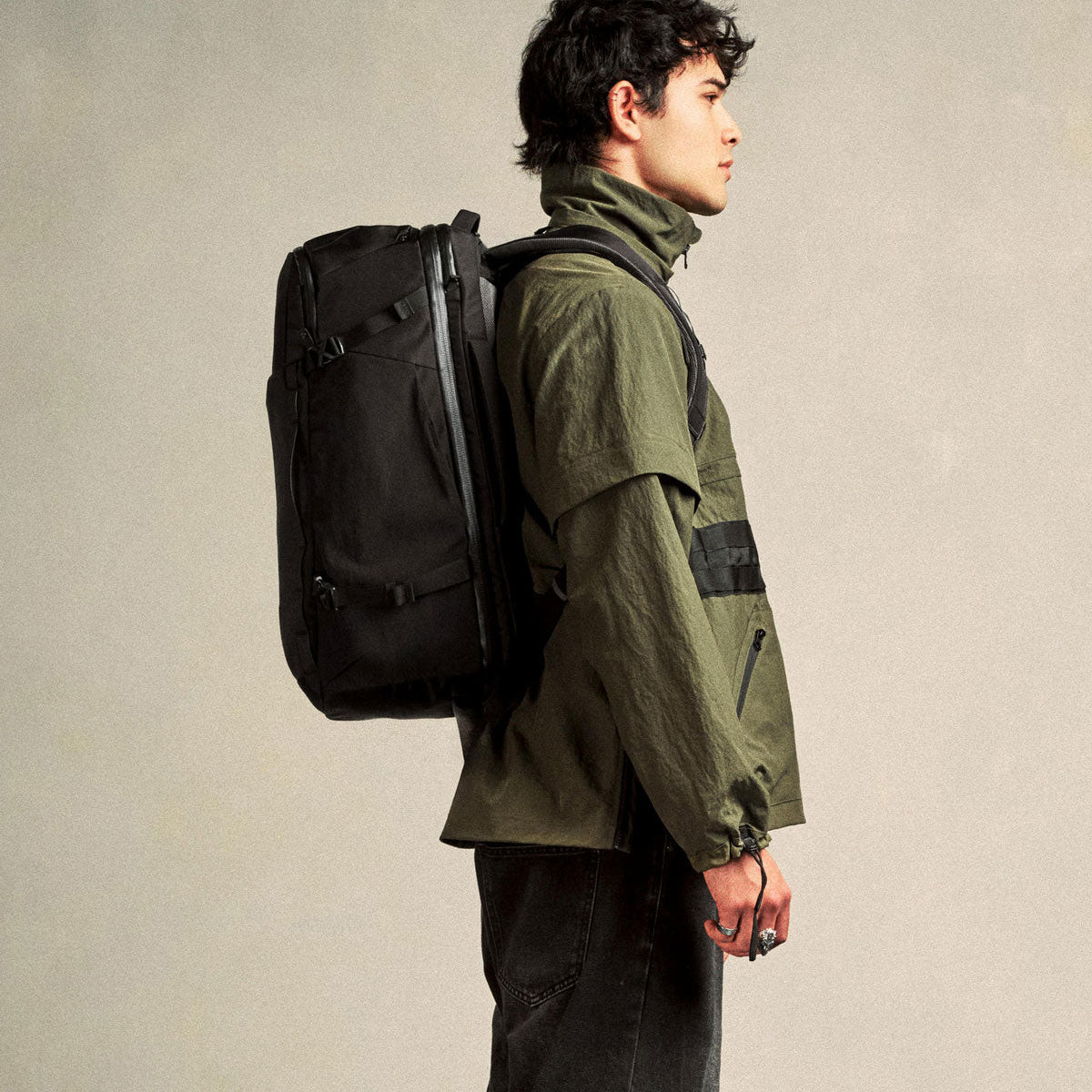 Rushfaster : Travel Backpack 36L : Black