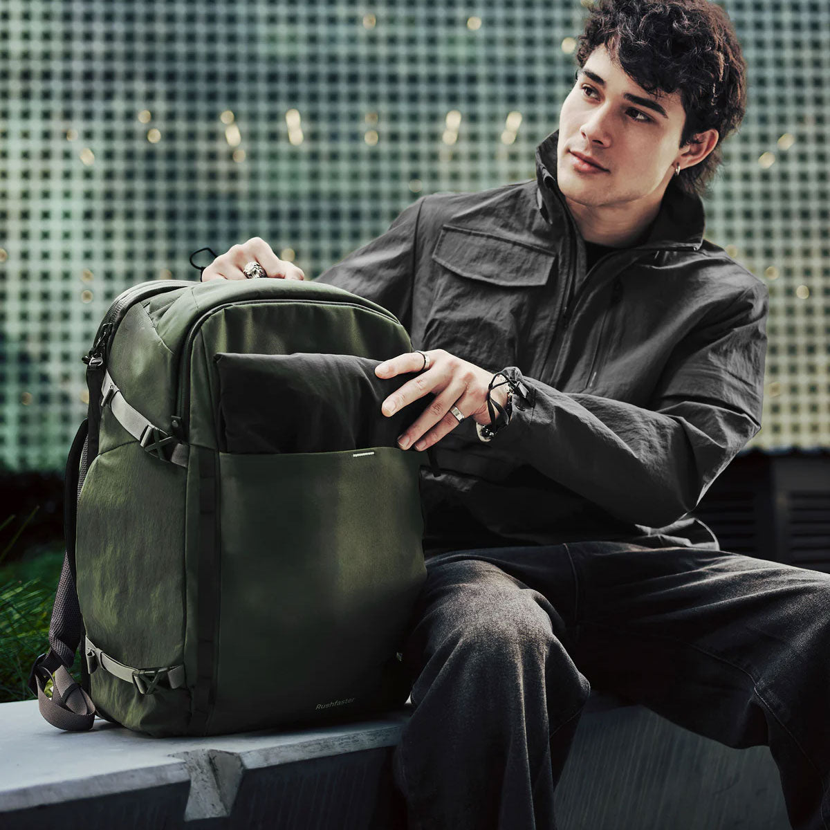 Rushfaster : Travel Backpack 36L : Black