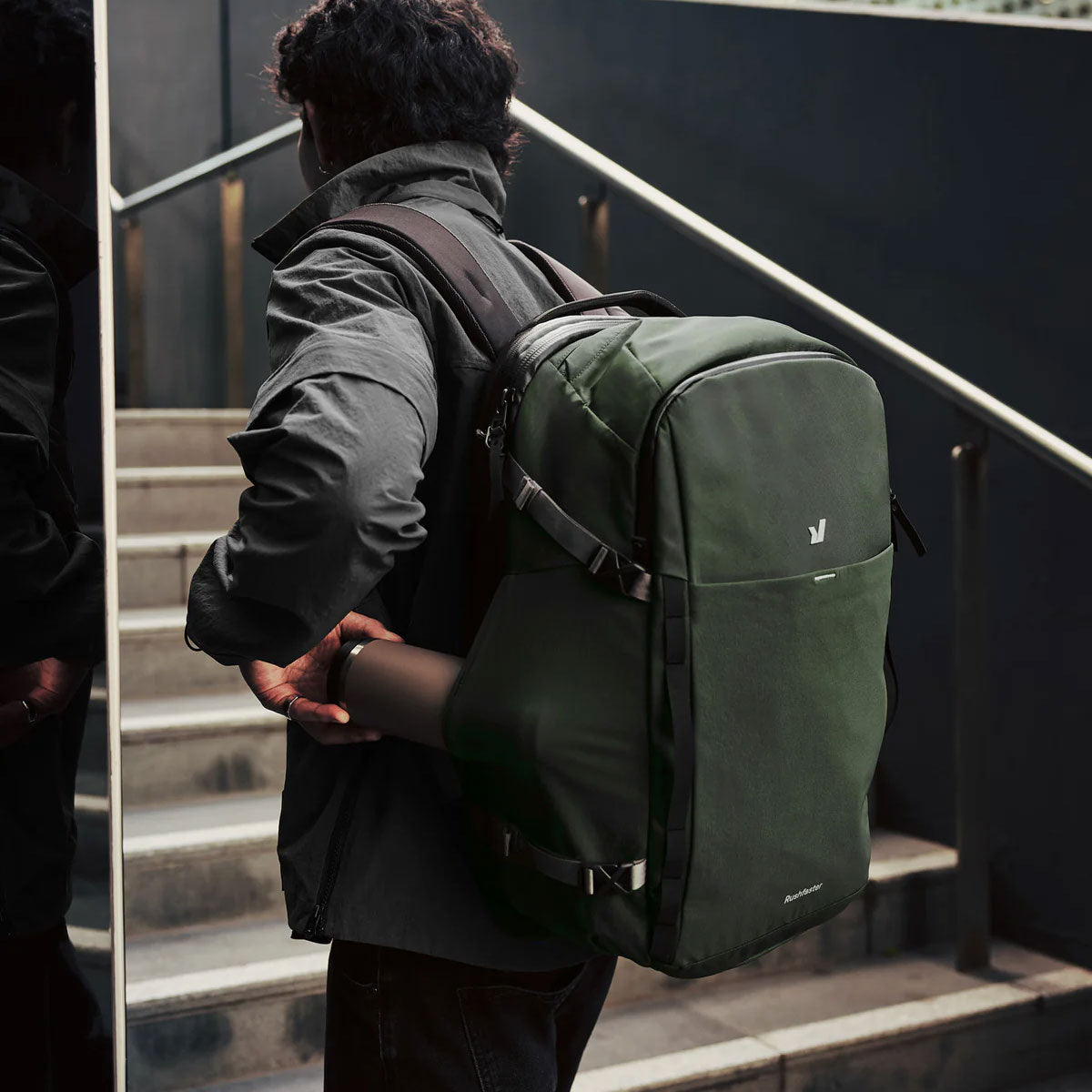 Rushfaster : Travel Backpack 36L : Black