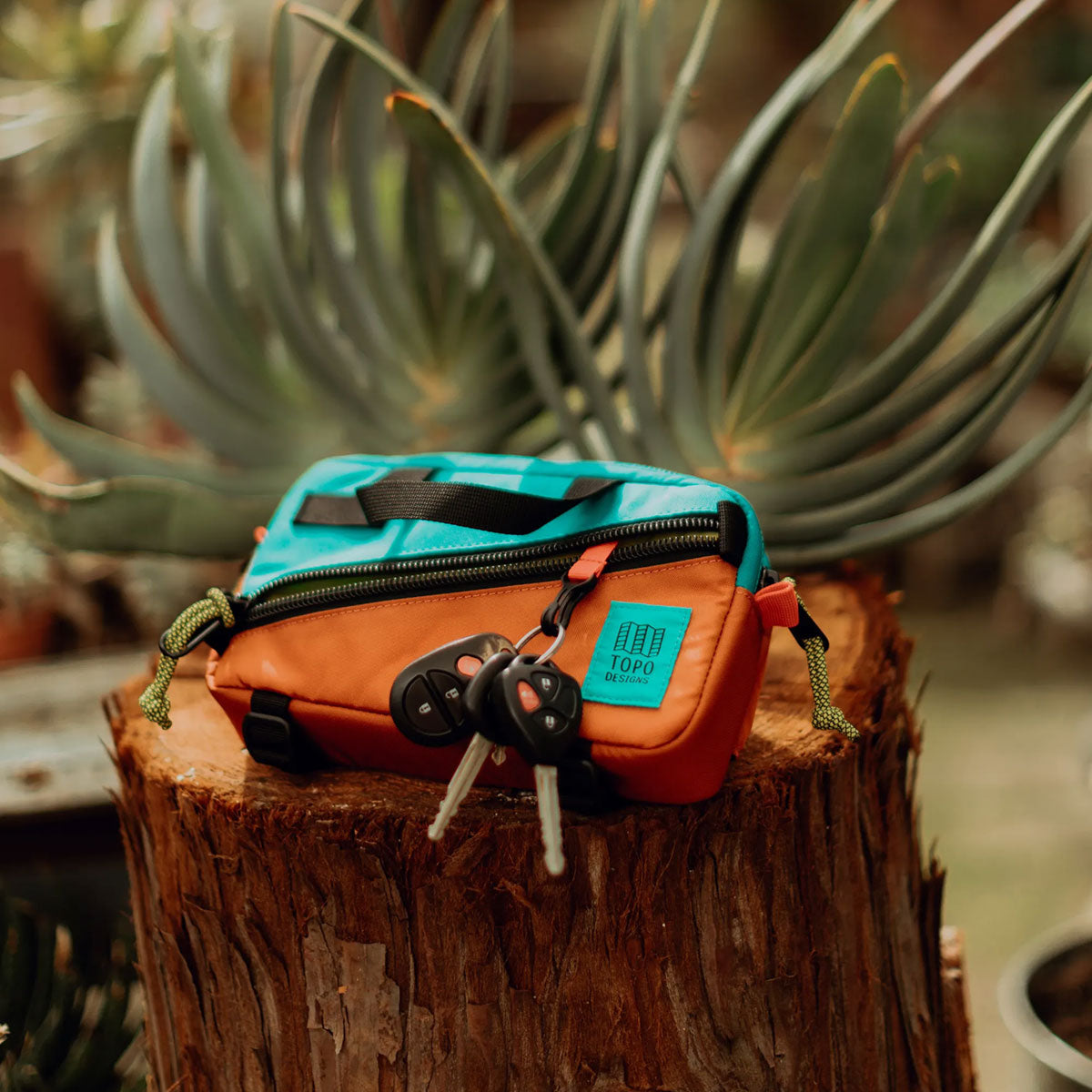 Topo Designs : Mini Quick Pack : Black/Grid