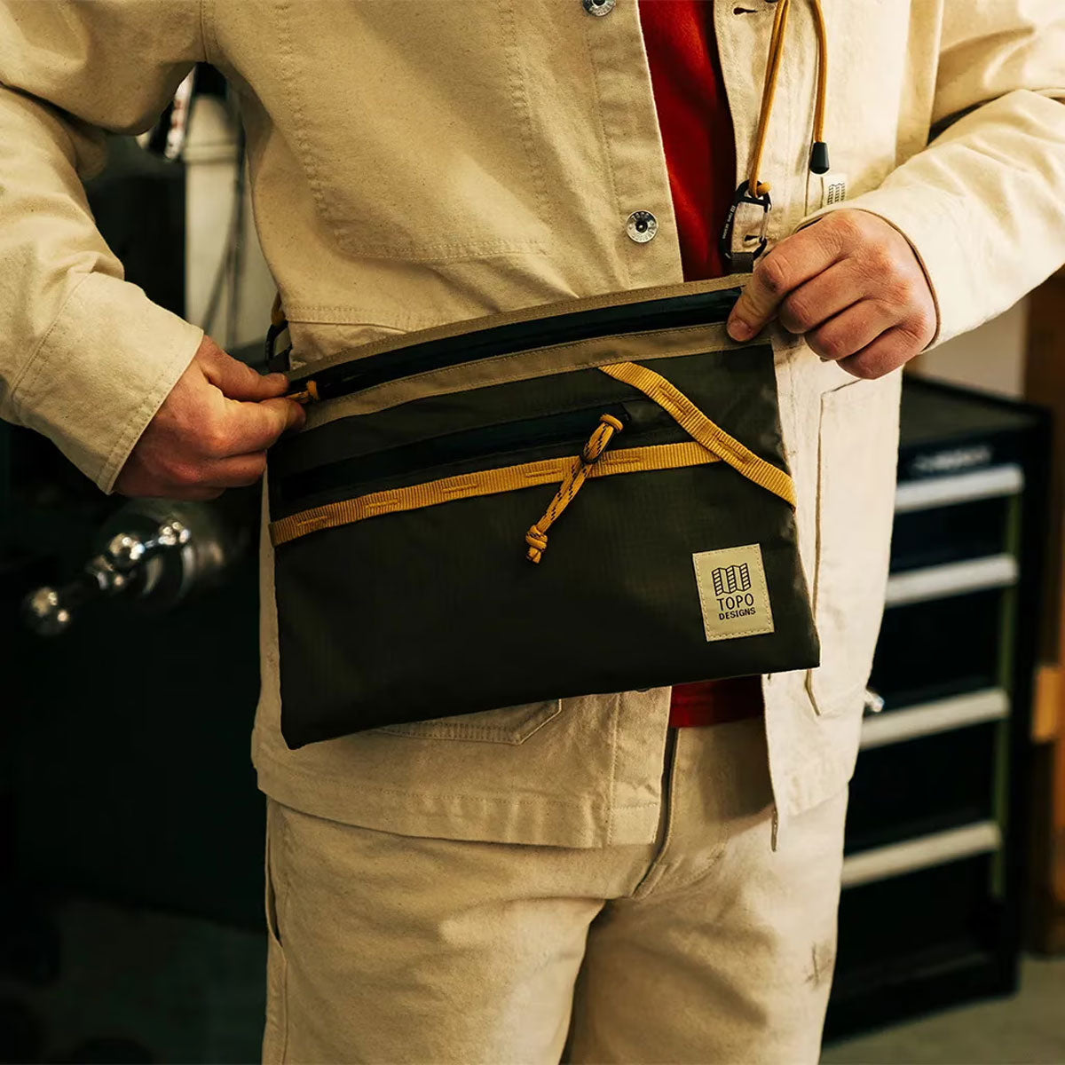 Topo Designs : Mountain Accessory Shoulder Bag : Black/Neutral